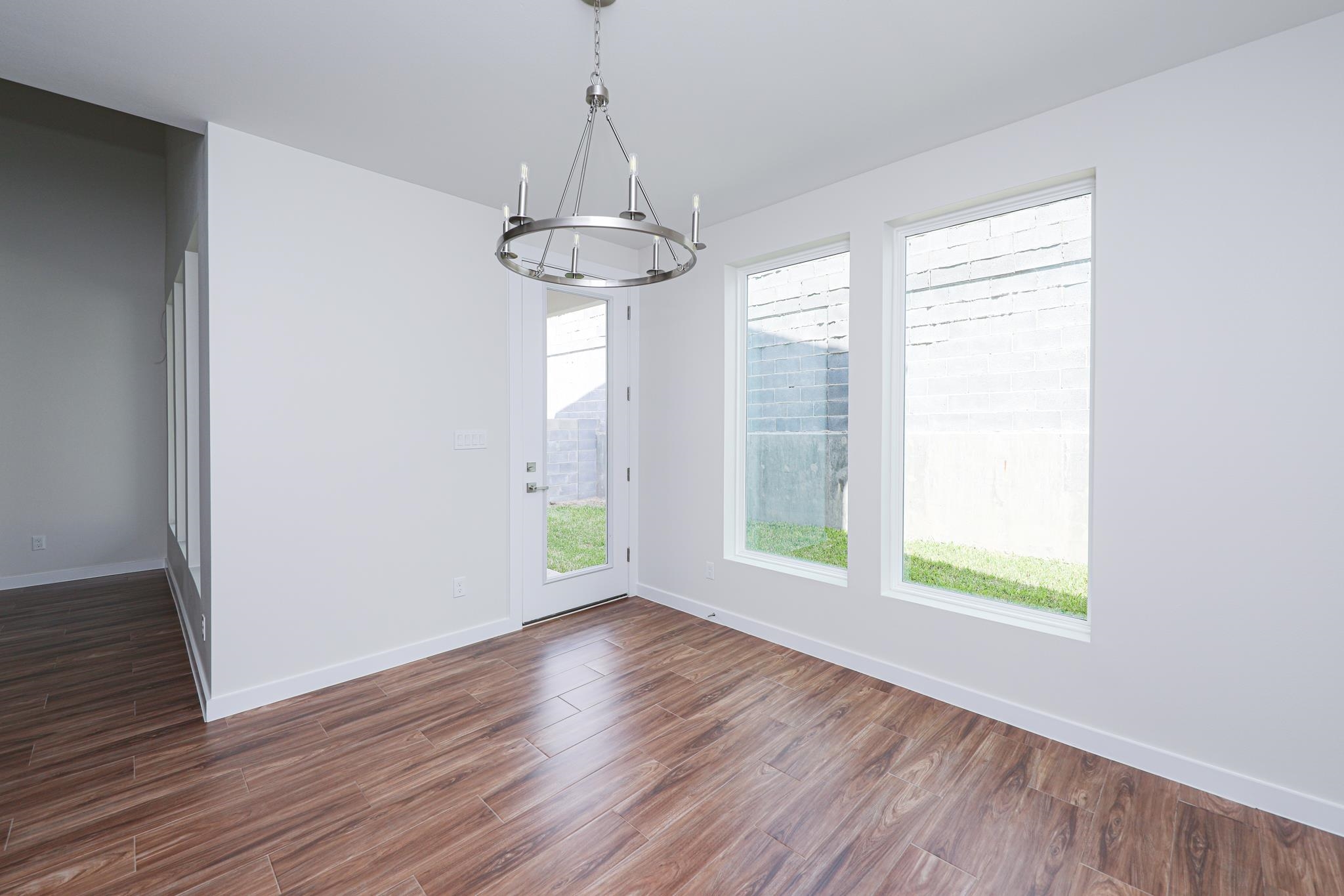 7525 Cresta Bella Street