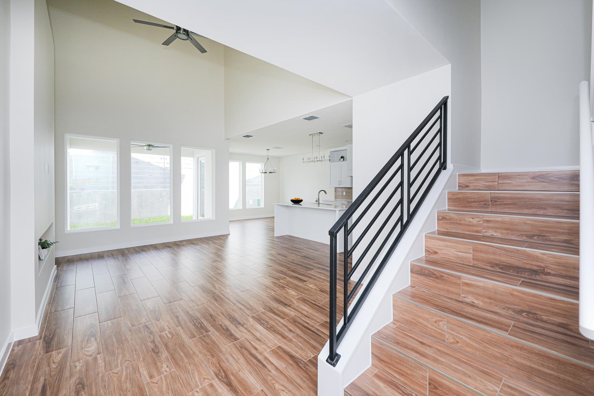 7525 Cresta Bella Street