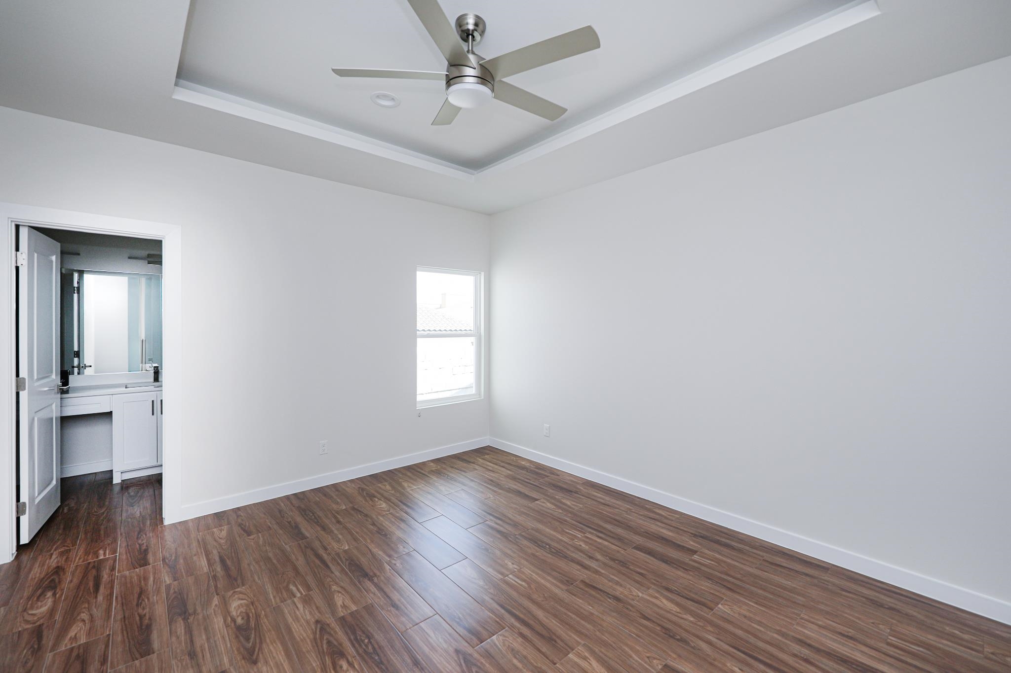 7525 Cresta Bella Street