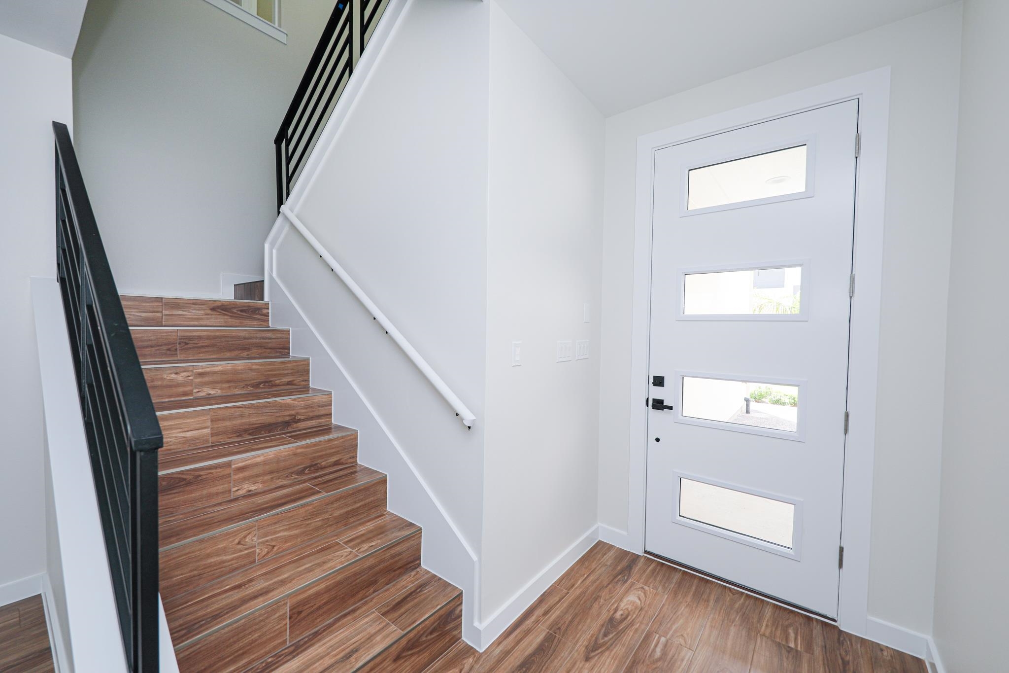 7525 Cresta Bella Street