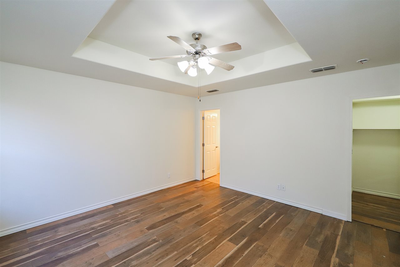 618 Ovenbird Thicket Dr