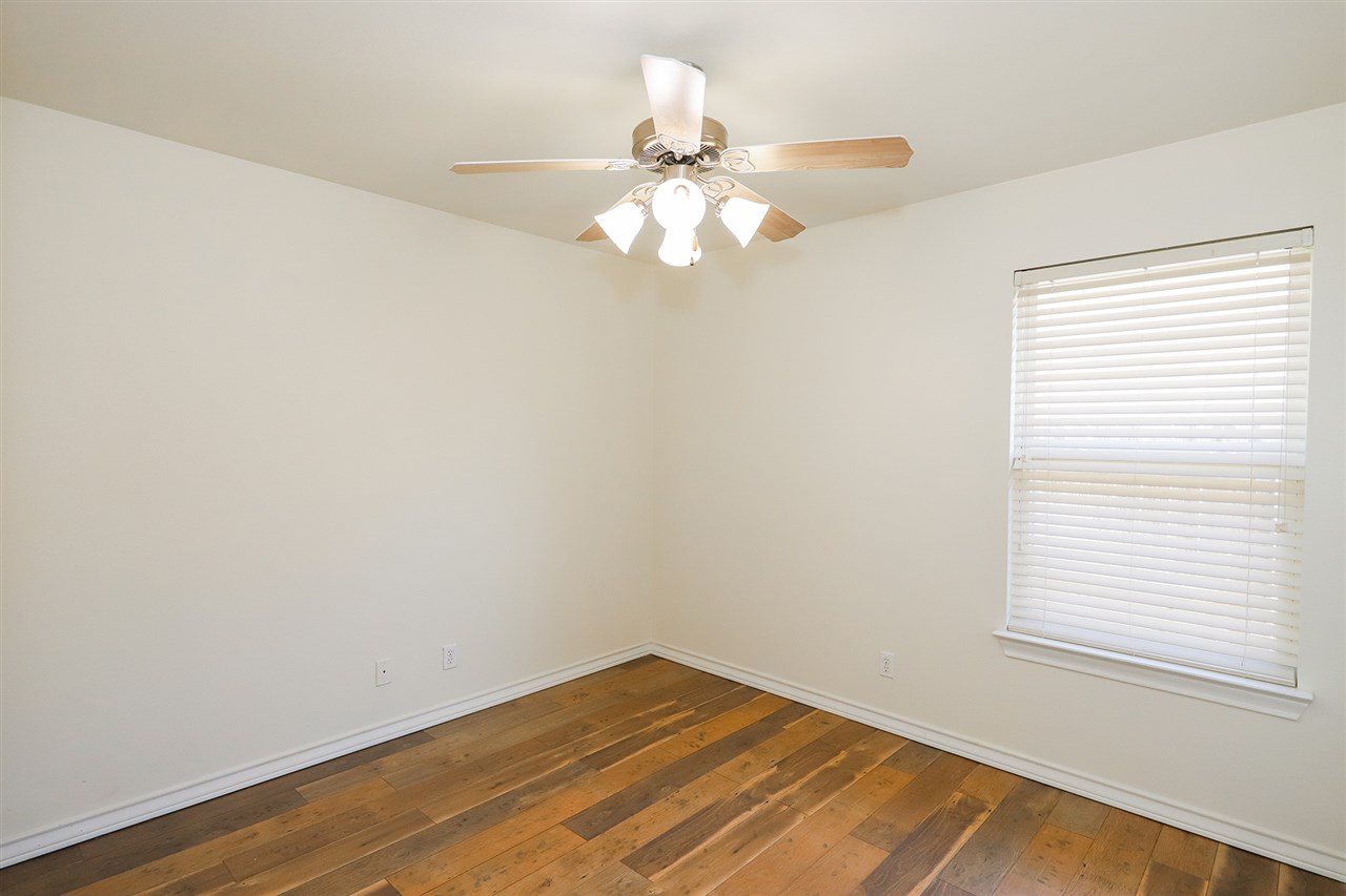 618 Ovenbird Thicket Dr