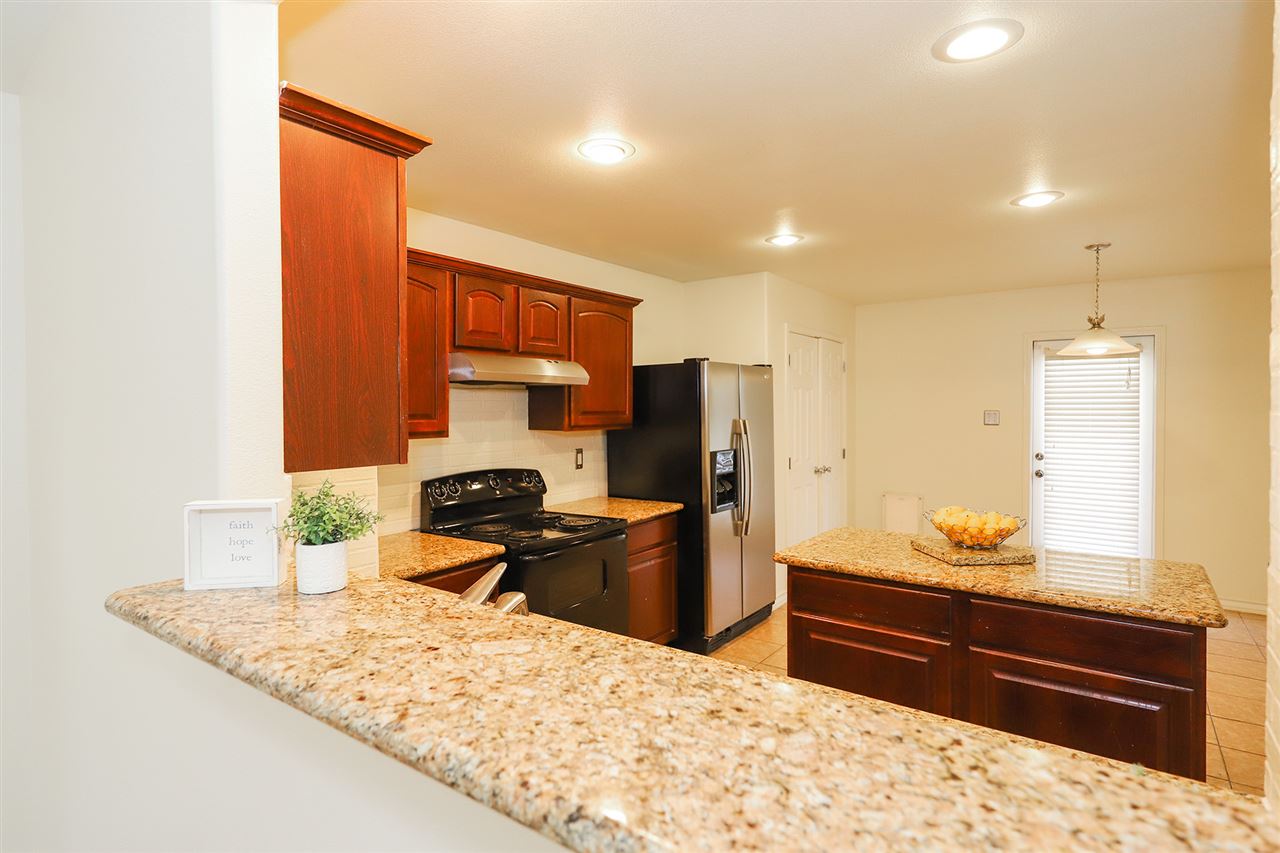 618 Ovenbird Thicket Dr