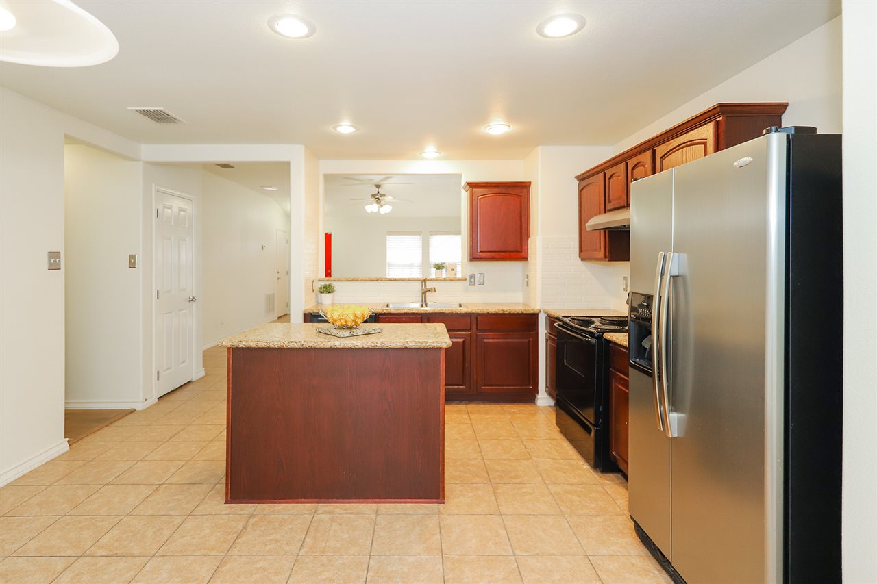 618 Ovenbird Thicket Dr