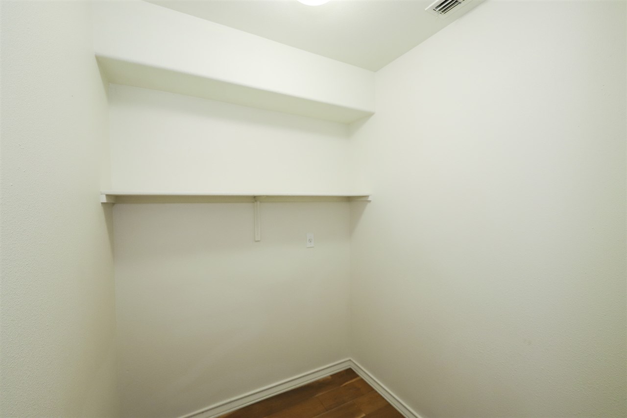 618 Ovenbird Thicket Dr