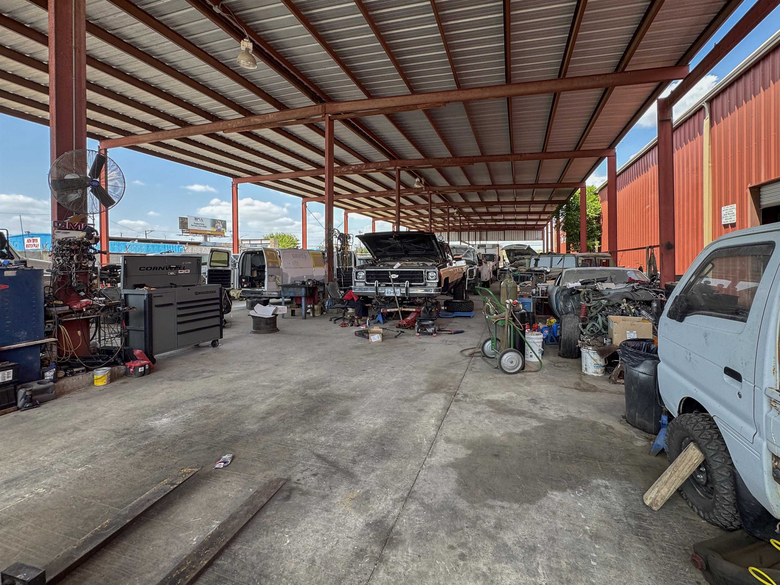 5103 E U.S. Hwy 59