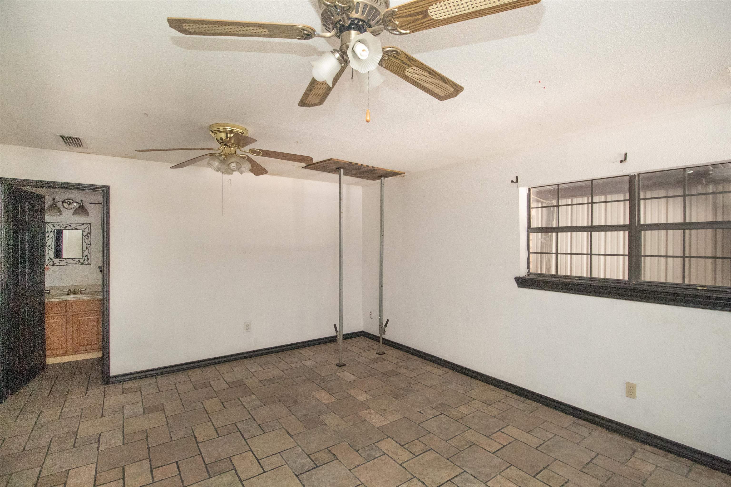 5103 E U.S. Hwy 59
