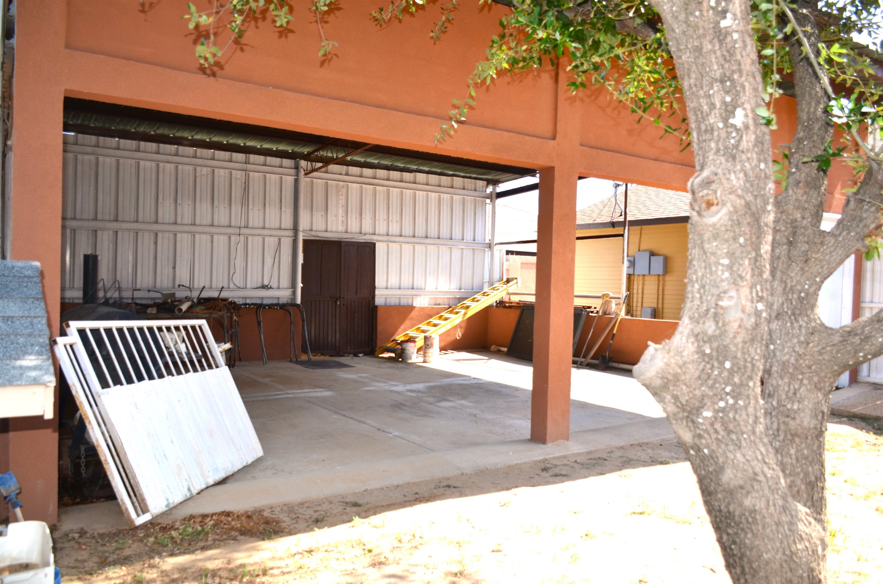 133 Los Fresnos Lp