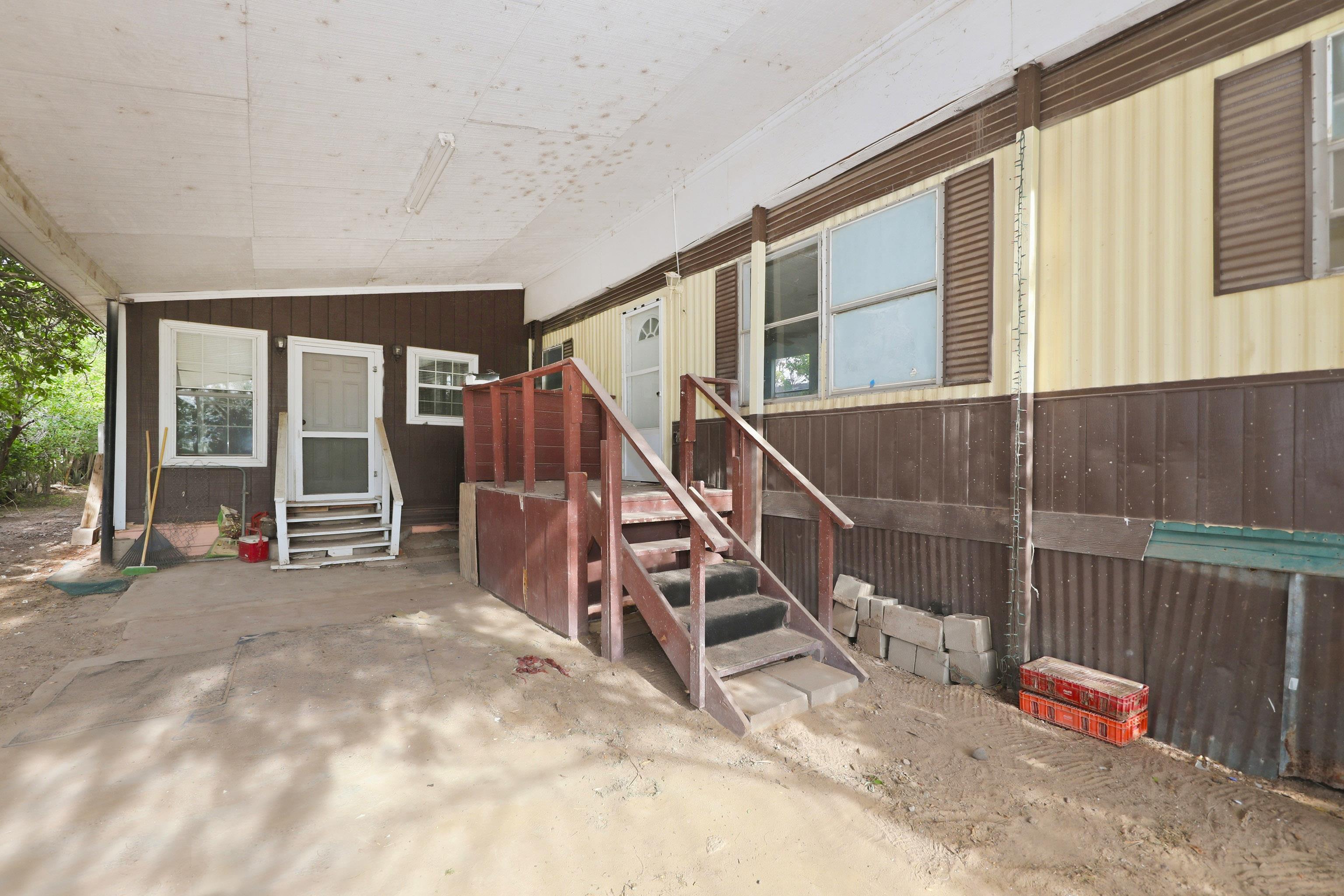2811 Lee Ave