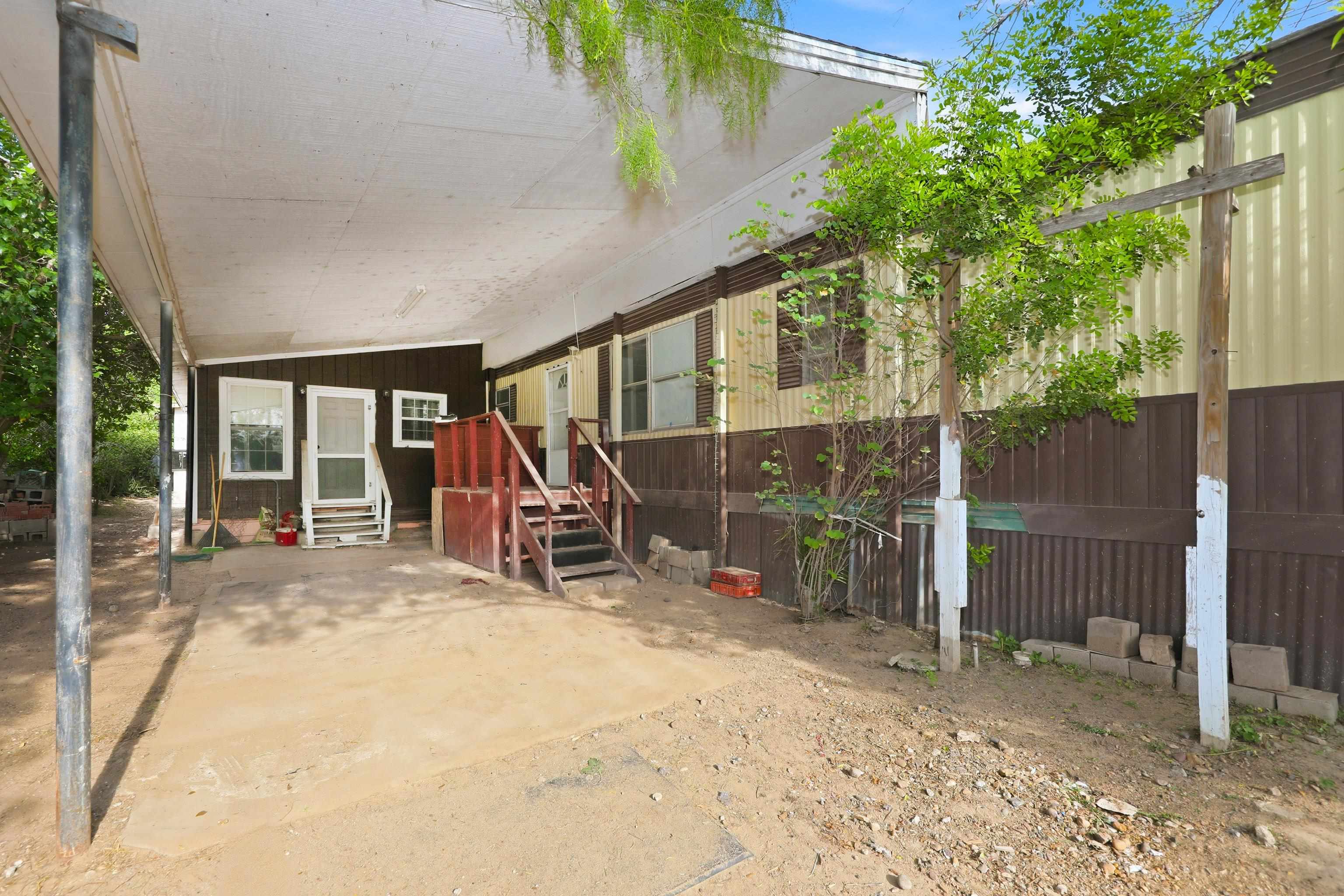 2811 Lee Ave