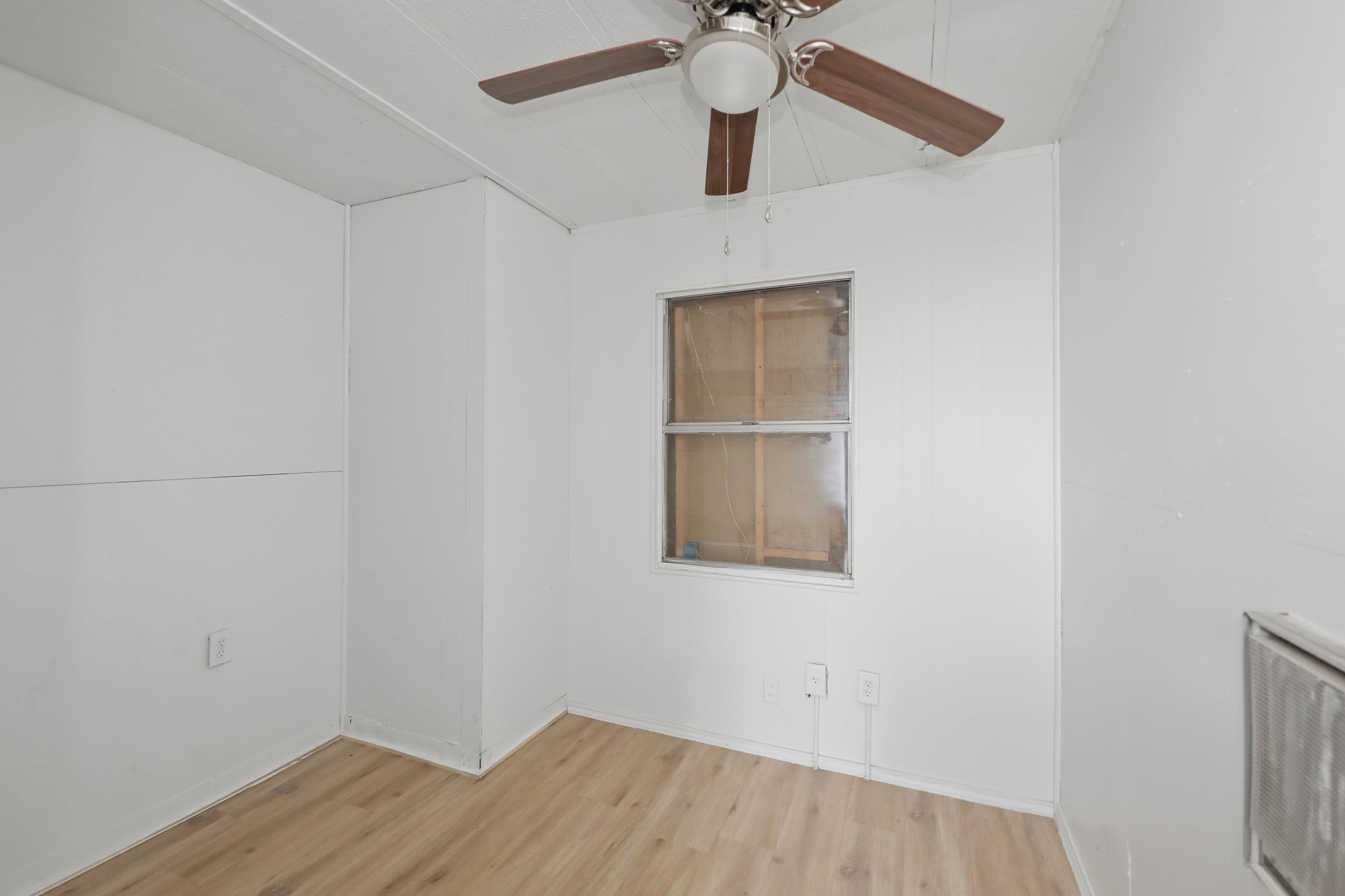 2811 Lee Ave