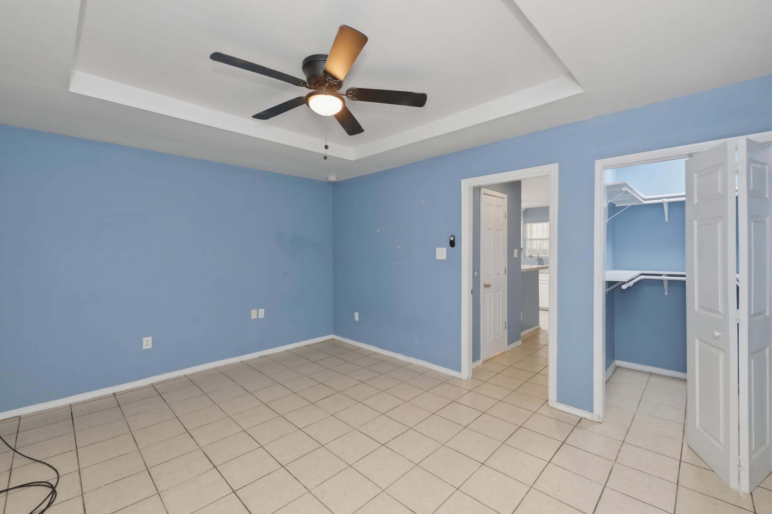 2811 Lee Ave