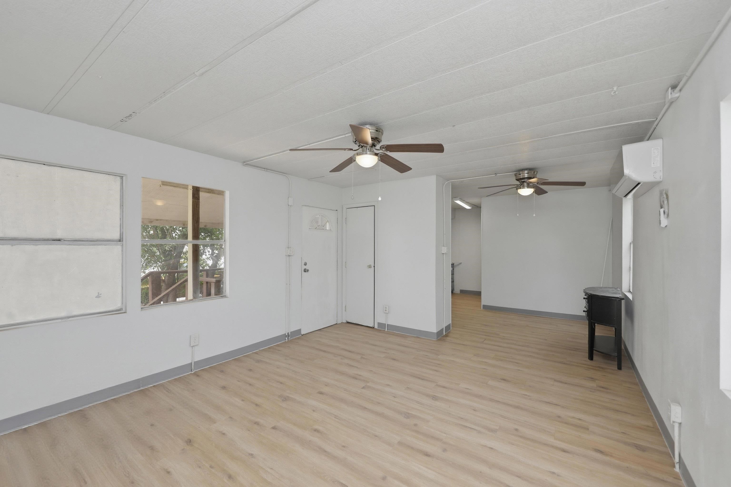 2811 Lee Ave