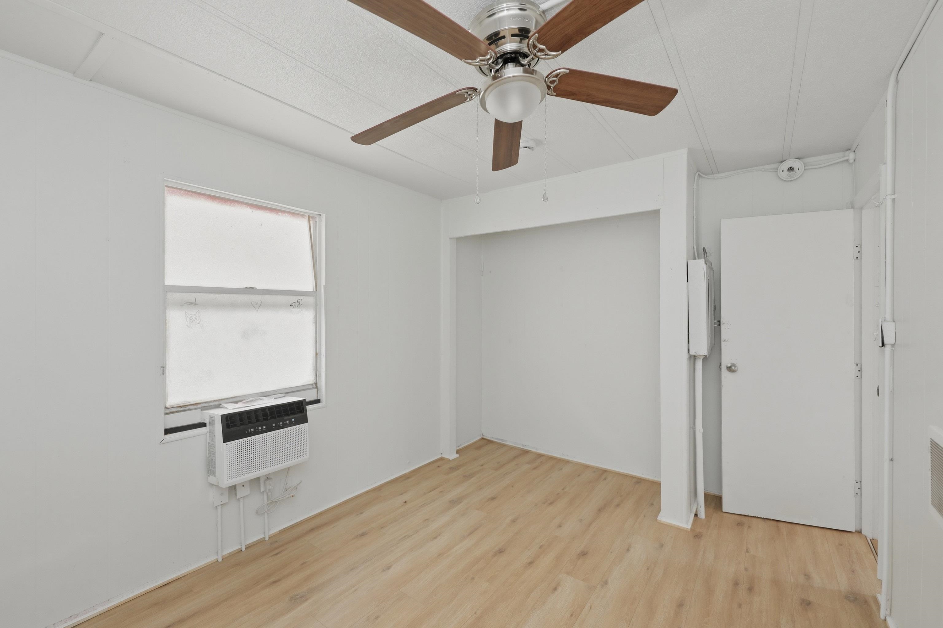 2811 Lee Ave