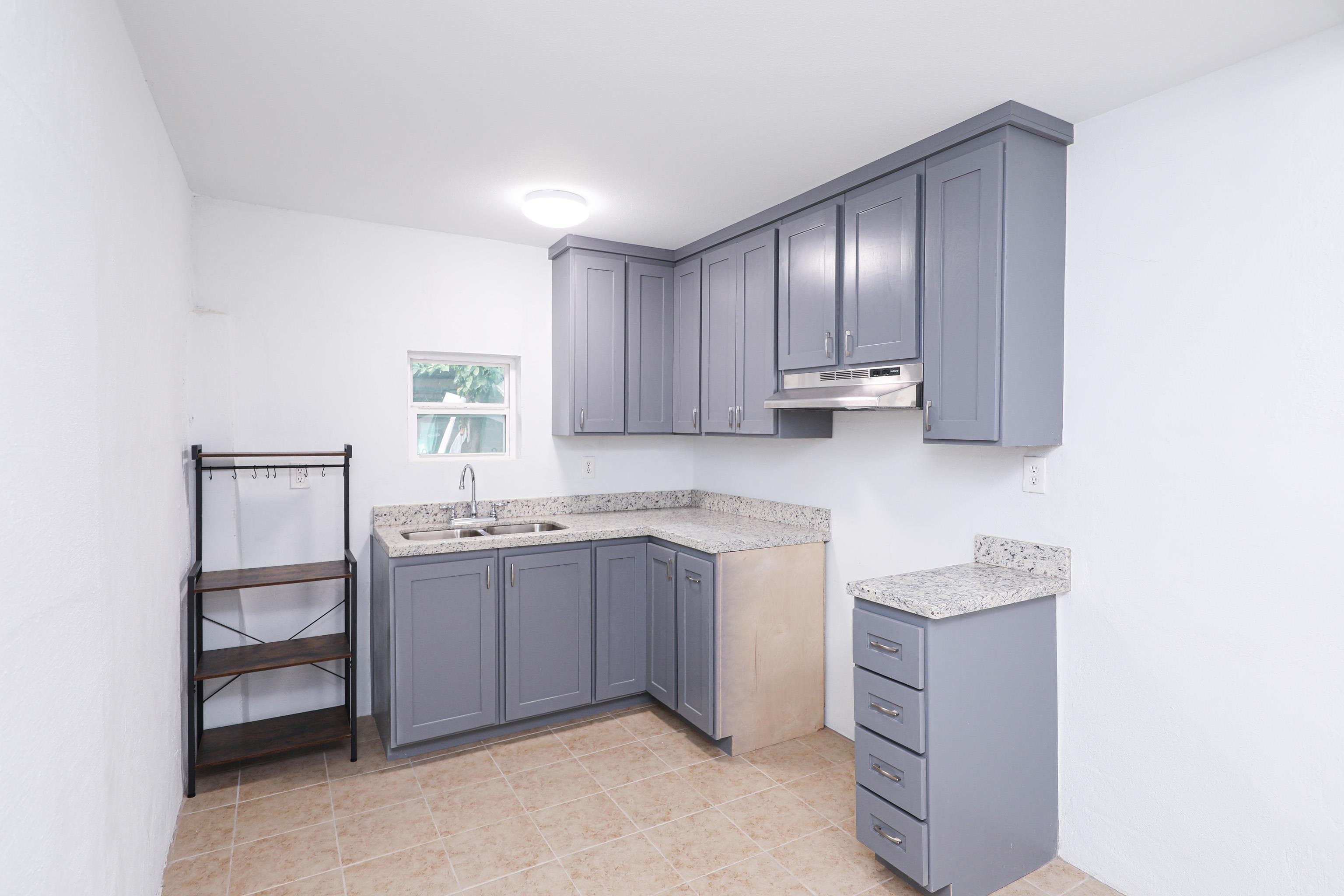 2004 Garza St