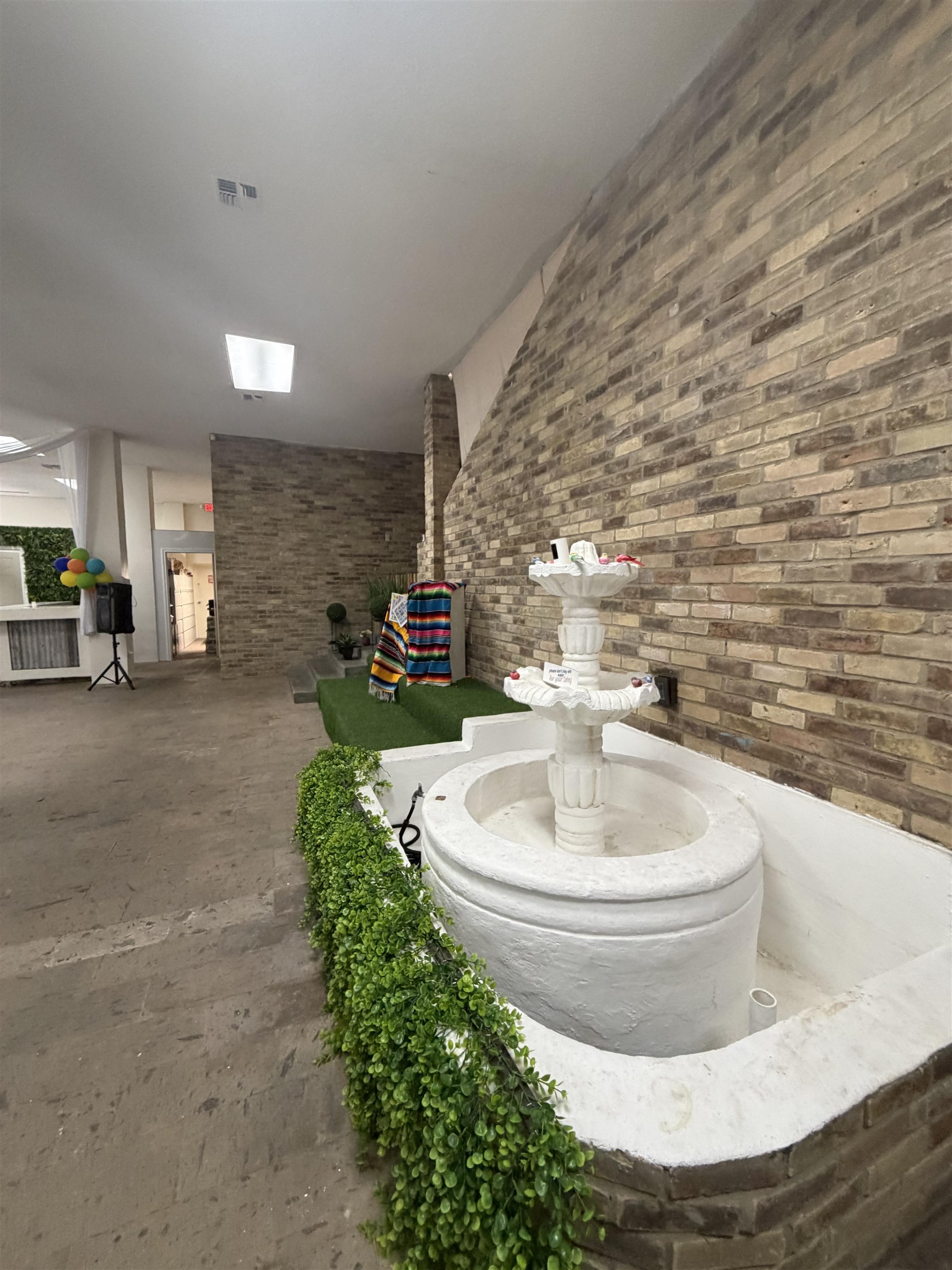 2606 San Bernardo Ave