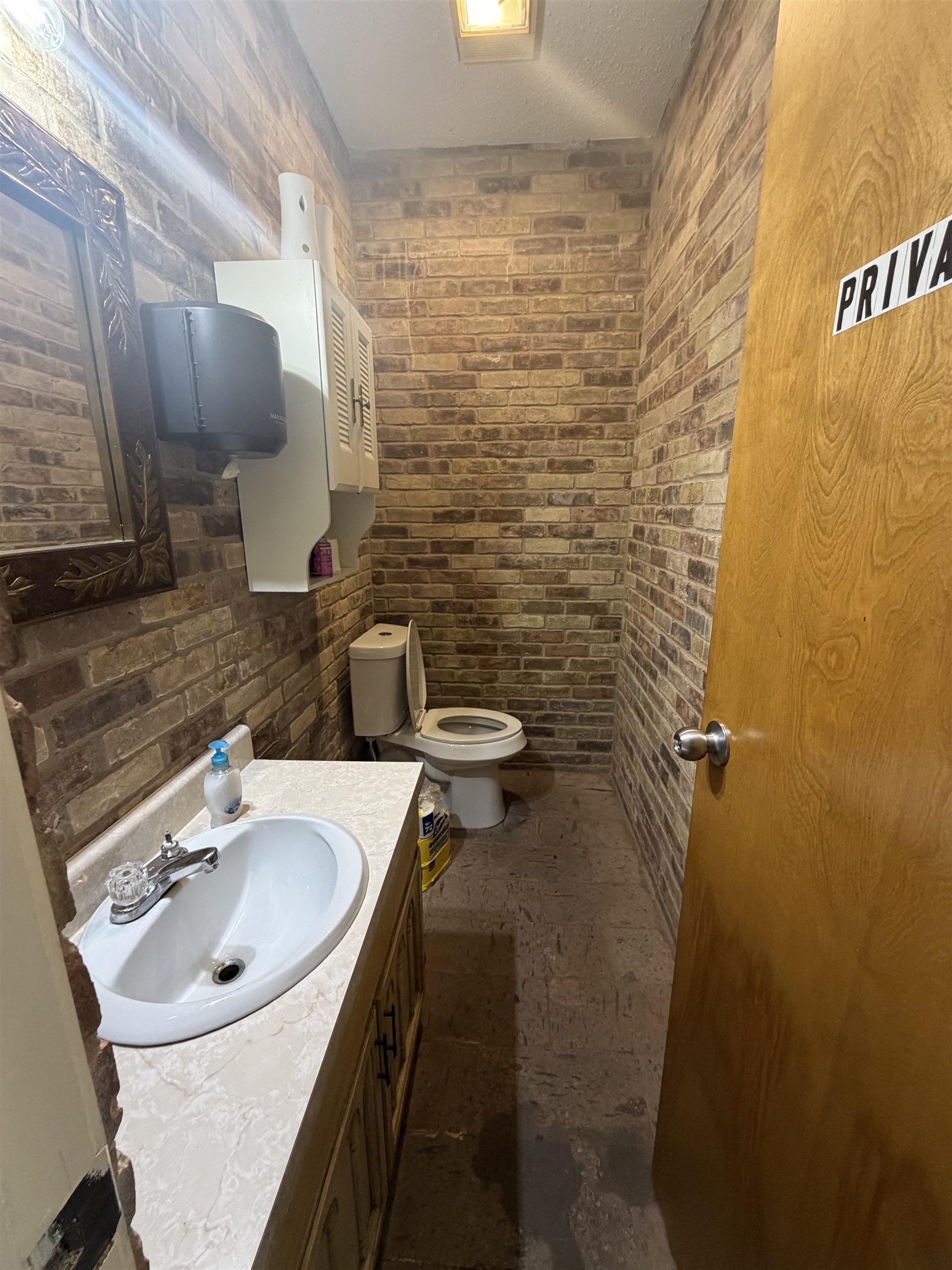2606 San Bernardo Ave