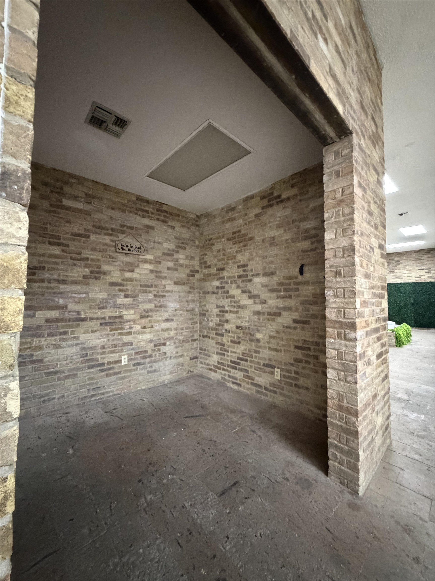 2606 San Bernardo Ave