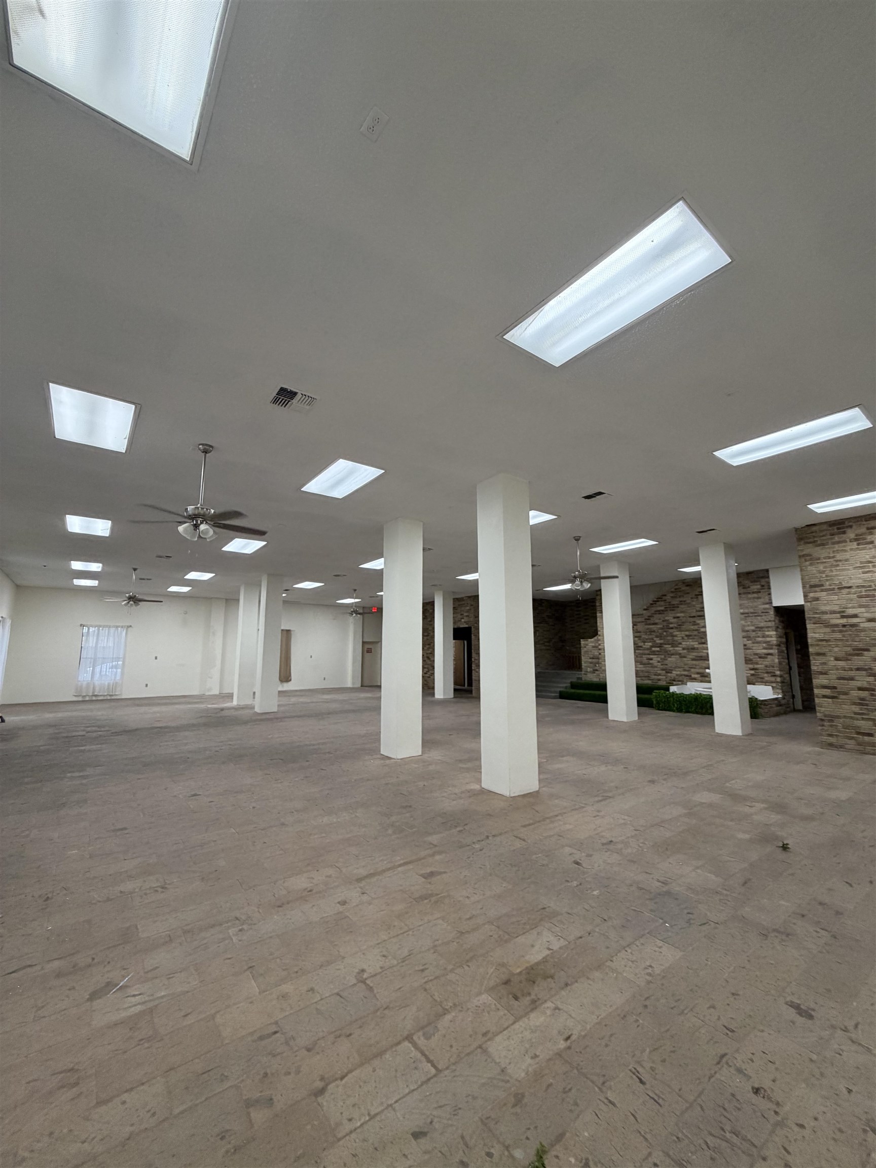 2606 San Bernardo Ave
