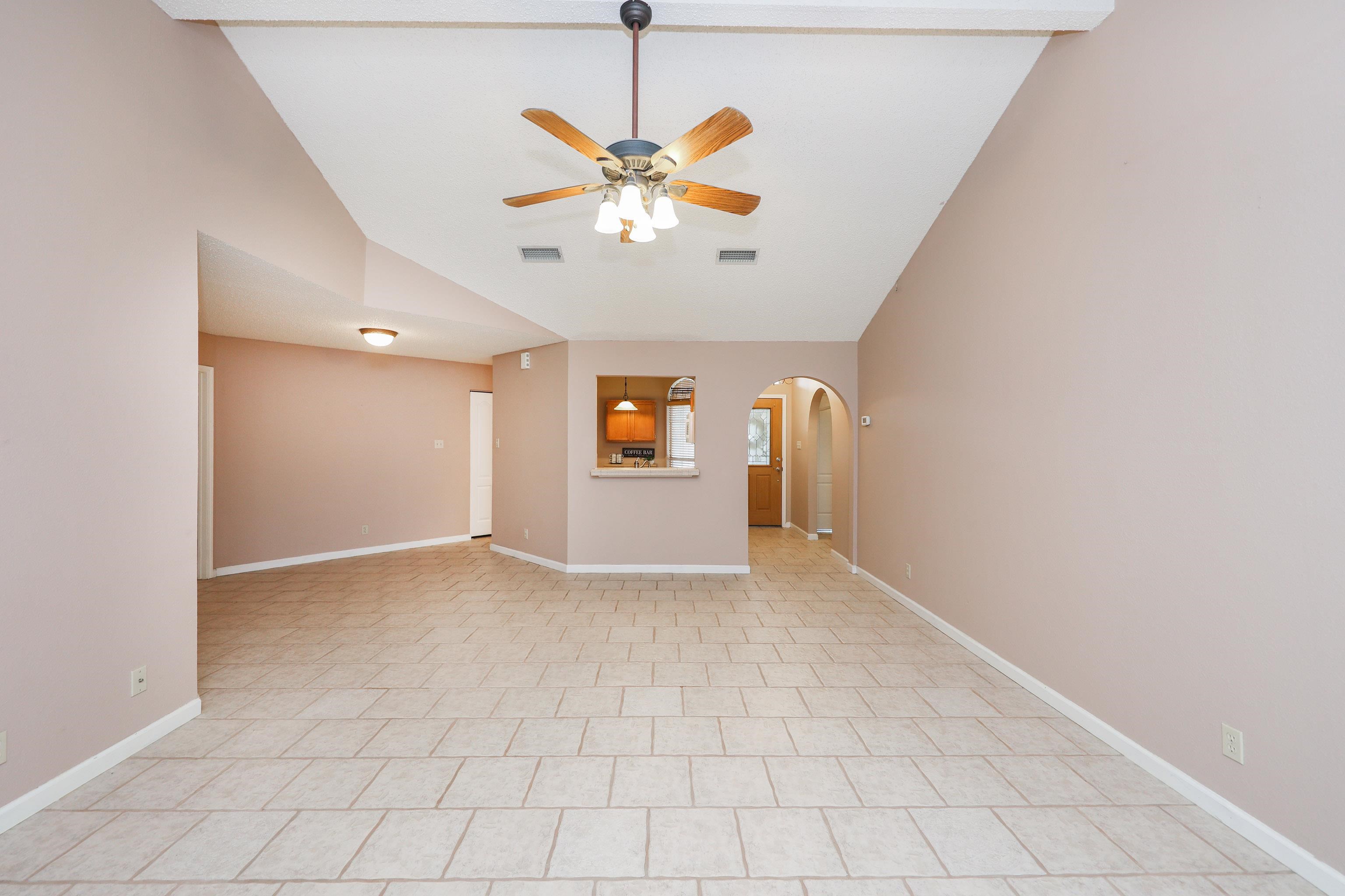 423 St Croix Dr