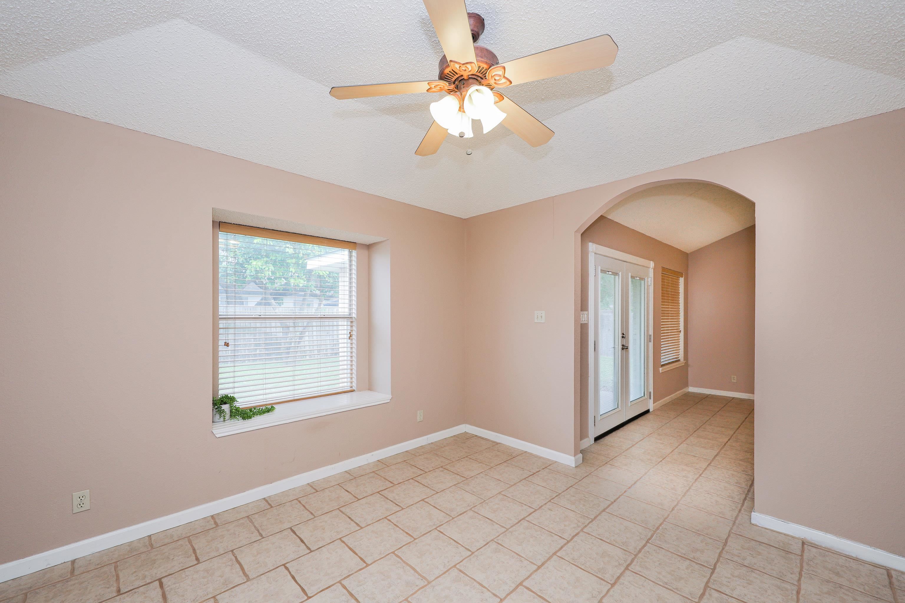 423 St Croix Dr