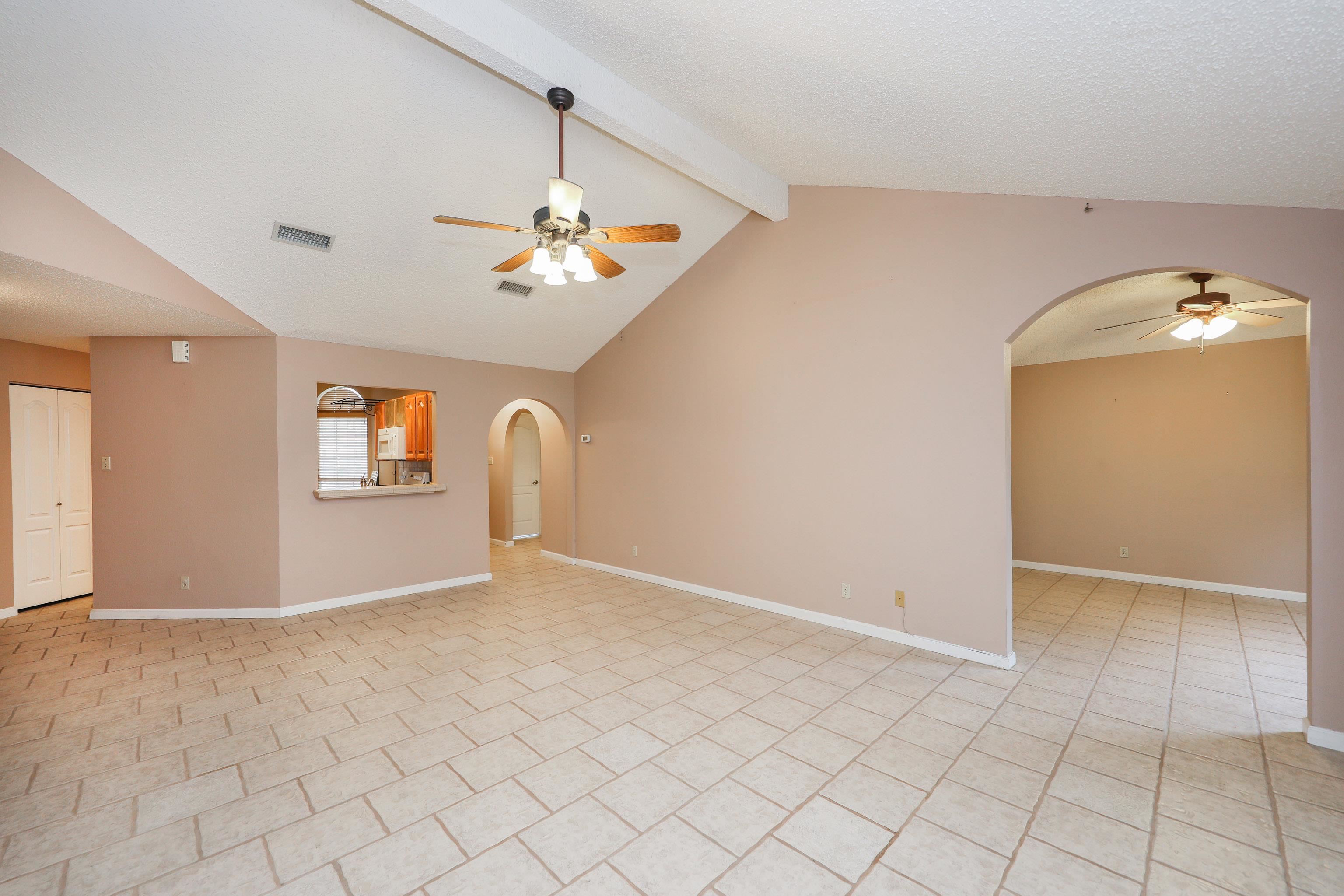 423 St Croix Dr