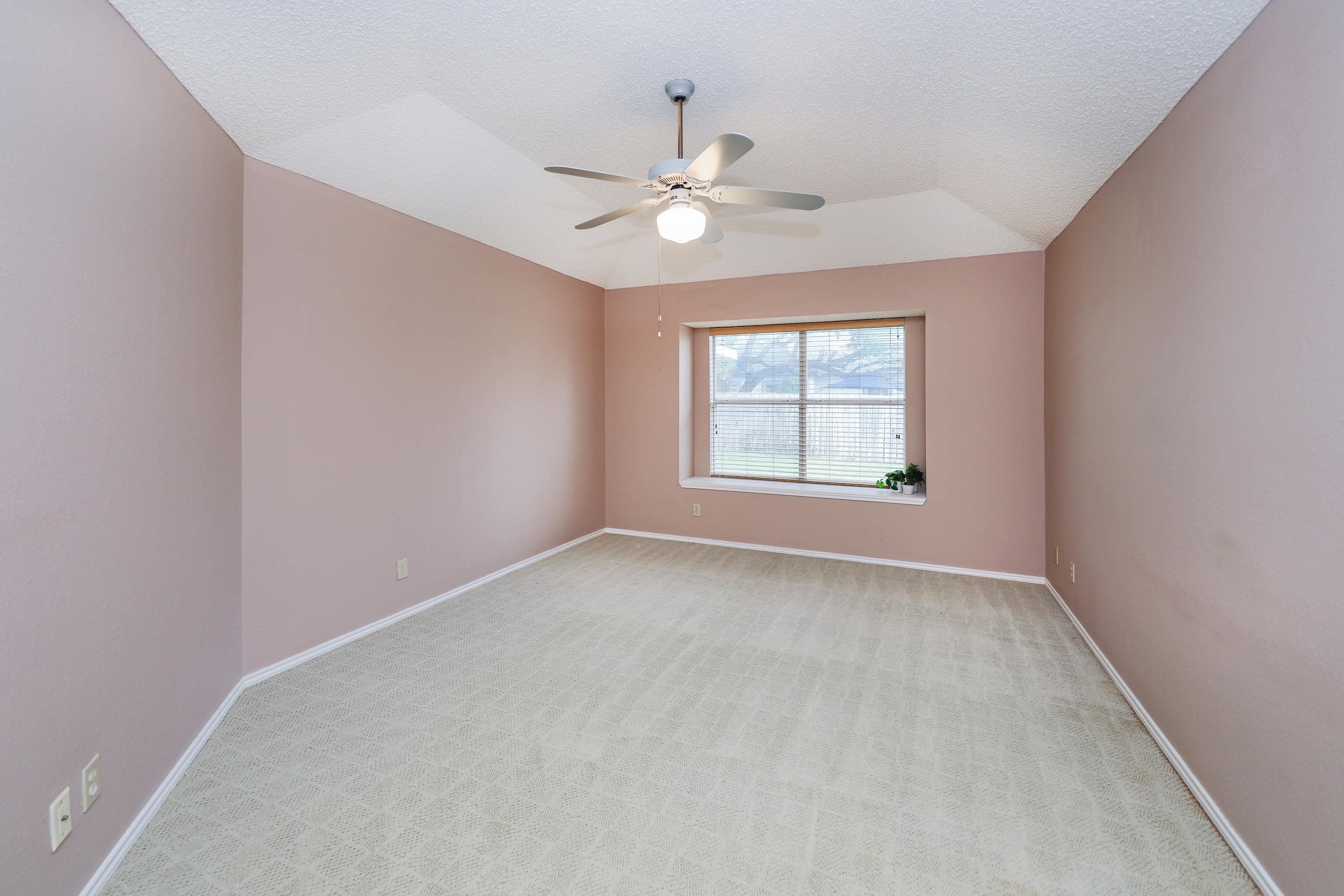 423 St Croix Dr