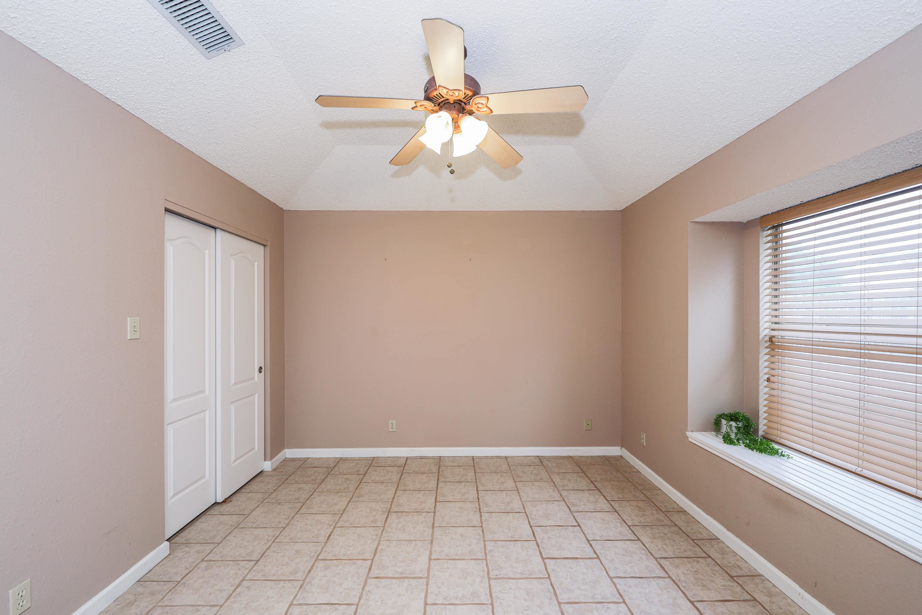 423 St Croix Dr