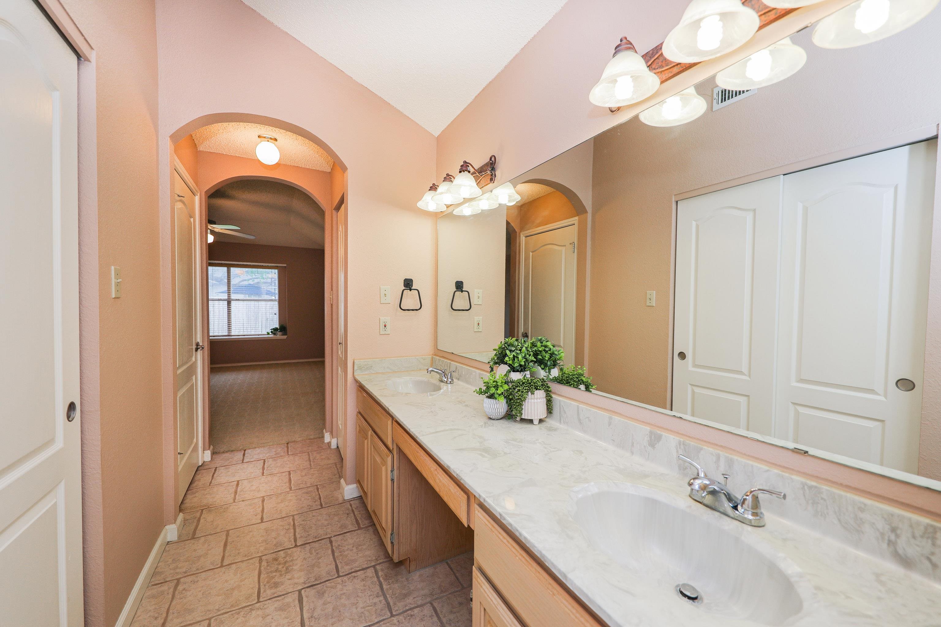 423 St Croix Dr