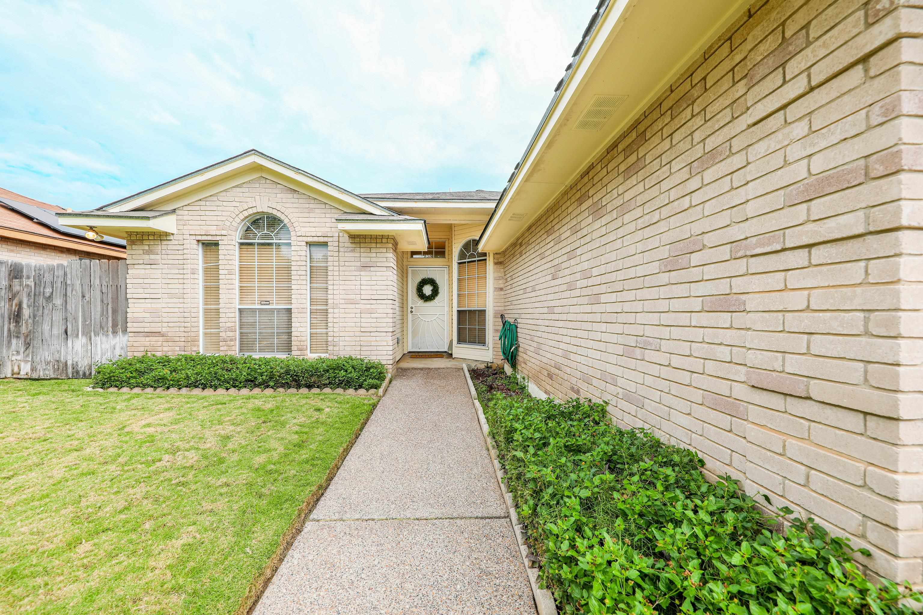 423 St Croix Dr