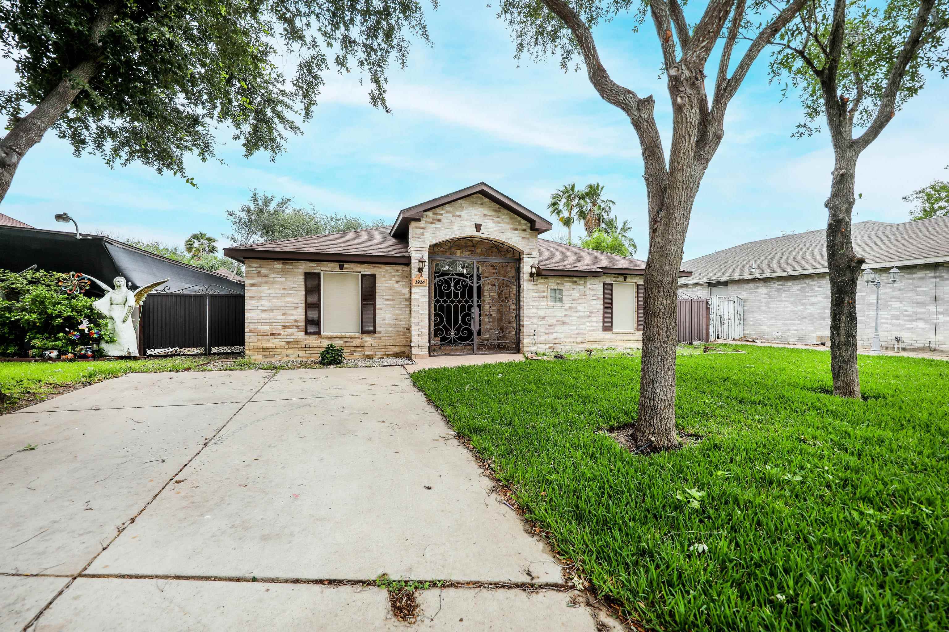 1924 Yukon Ln