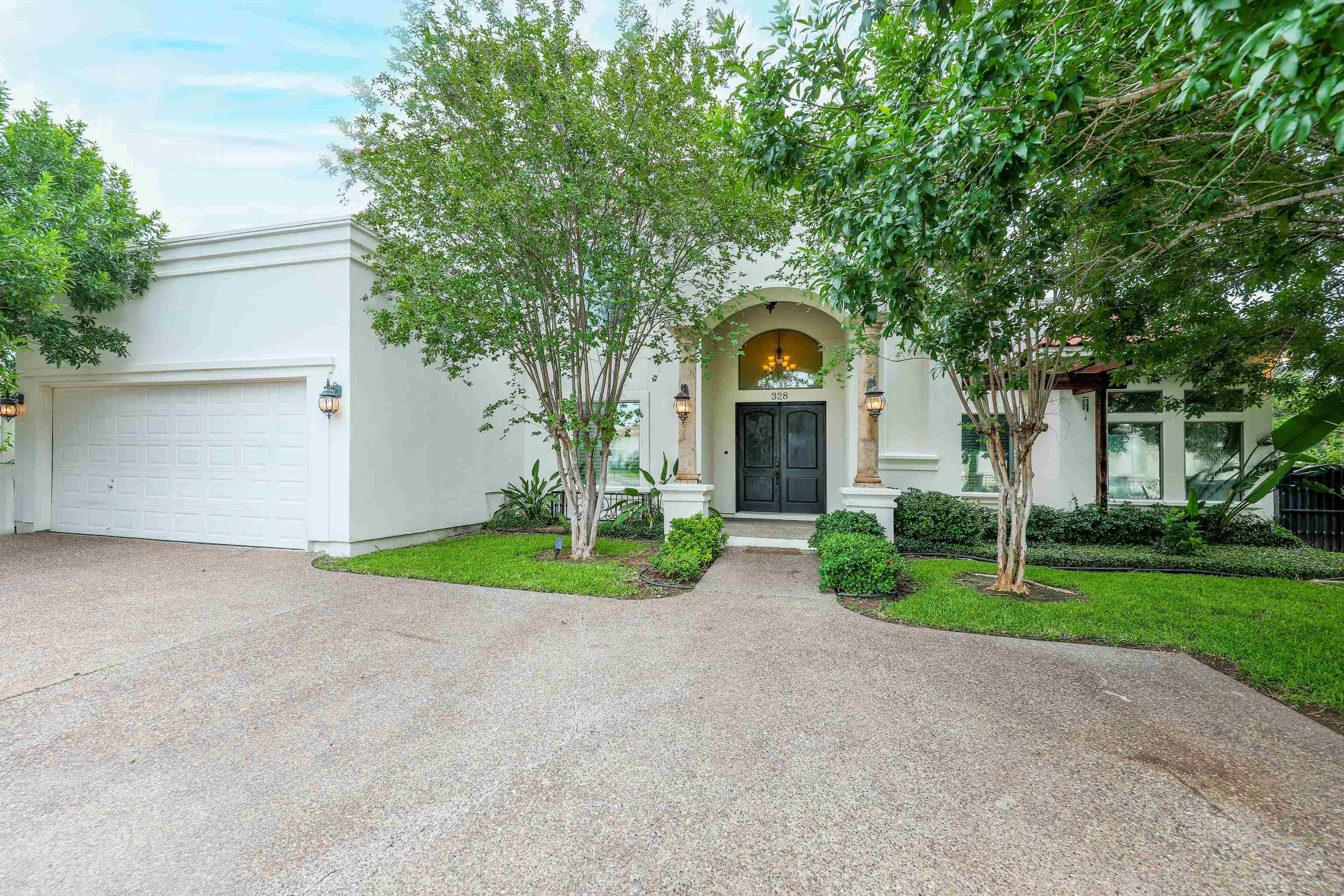 328 Lake Powell Dr