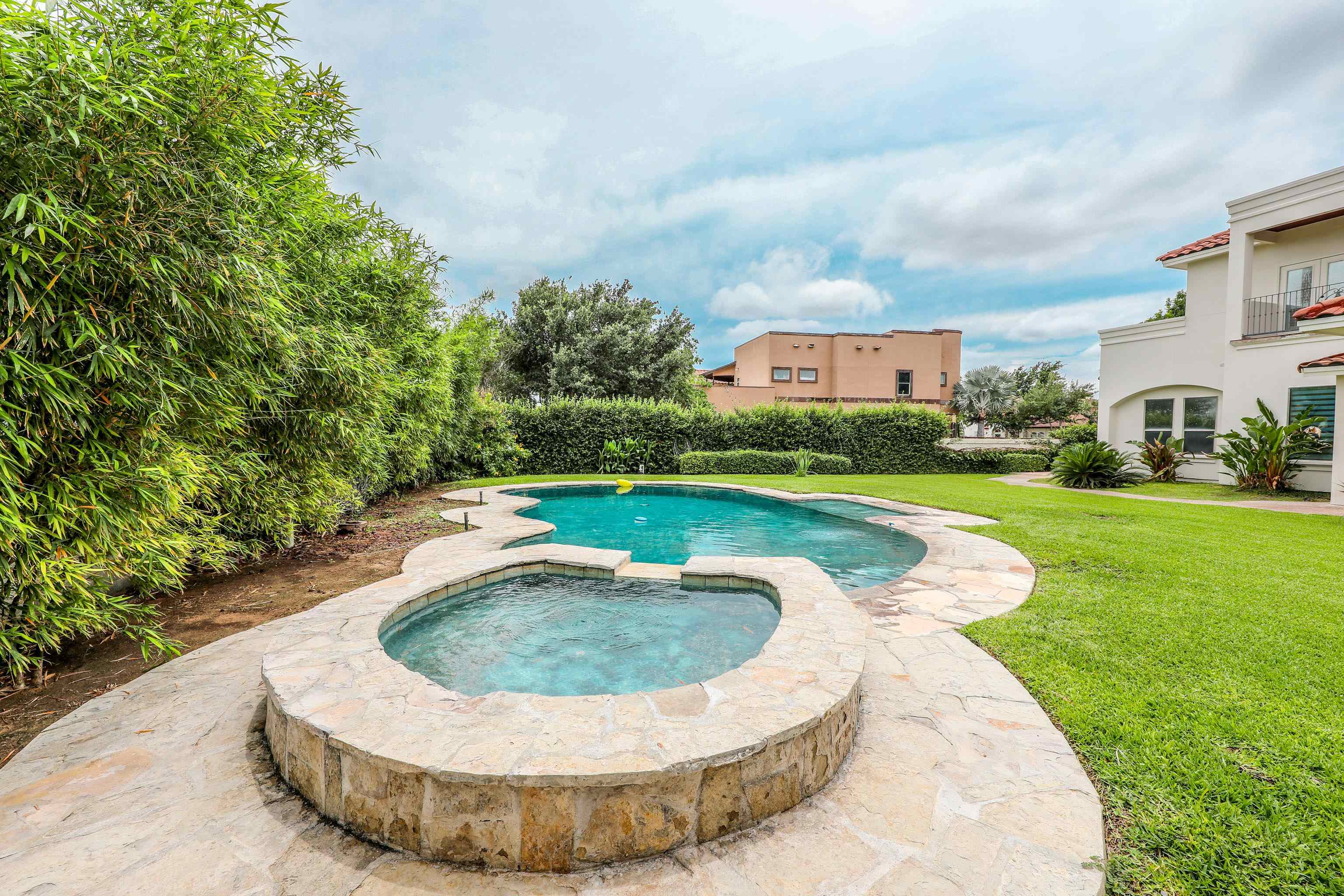 328 Lake Powell Dr