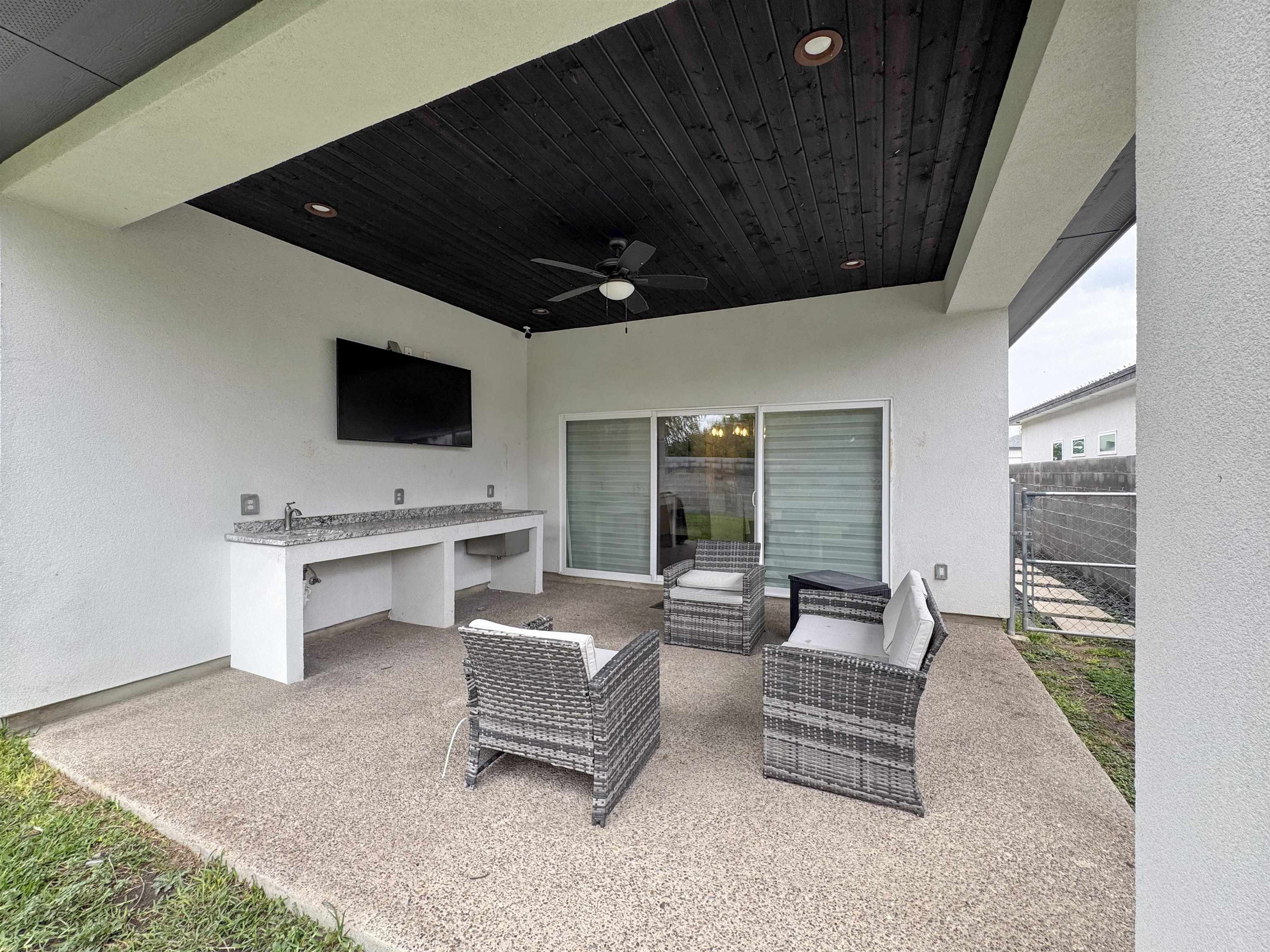 2421 Messi St.