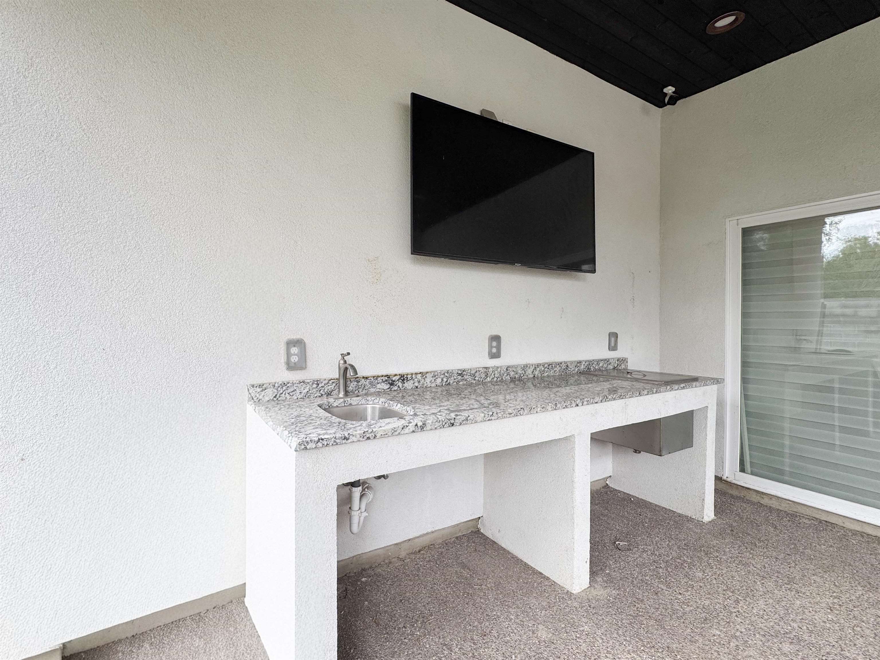 2421 Messi St.
