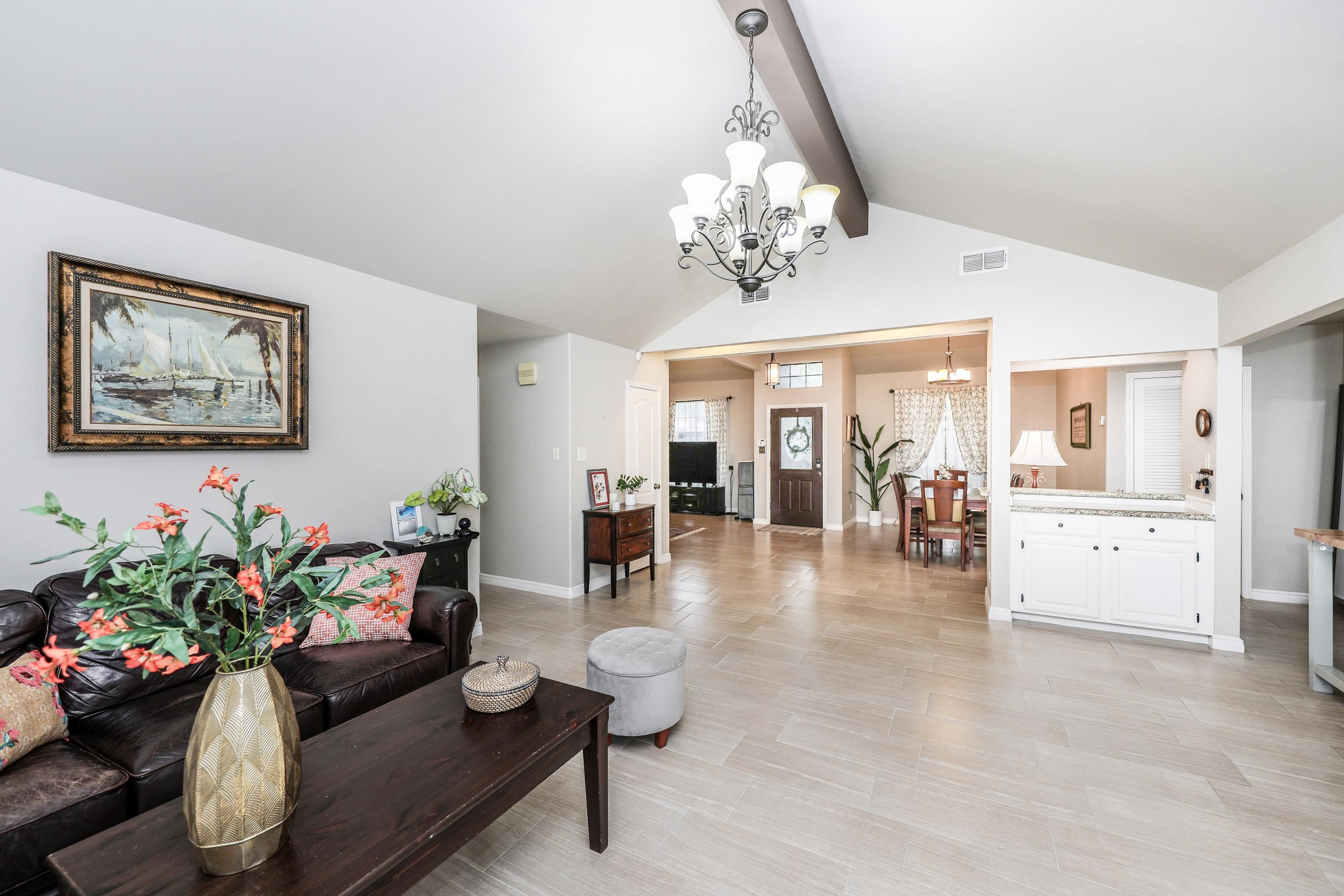 1207 Lyles Lp