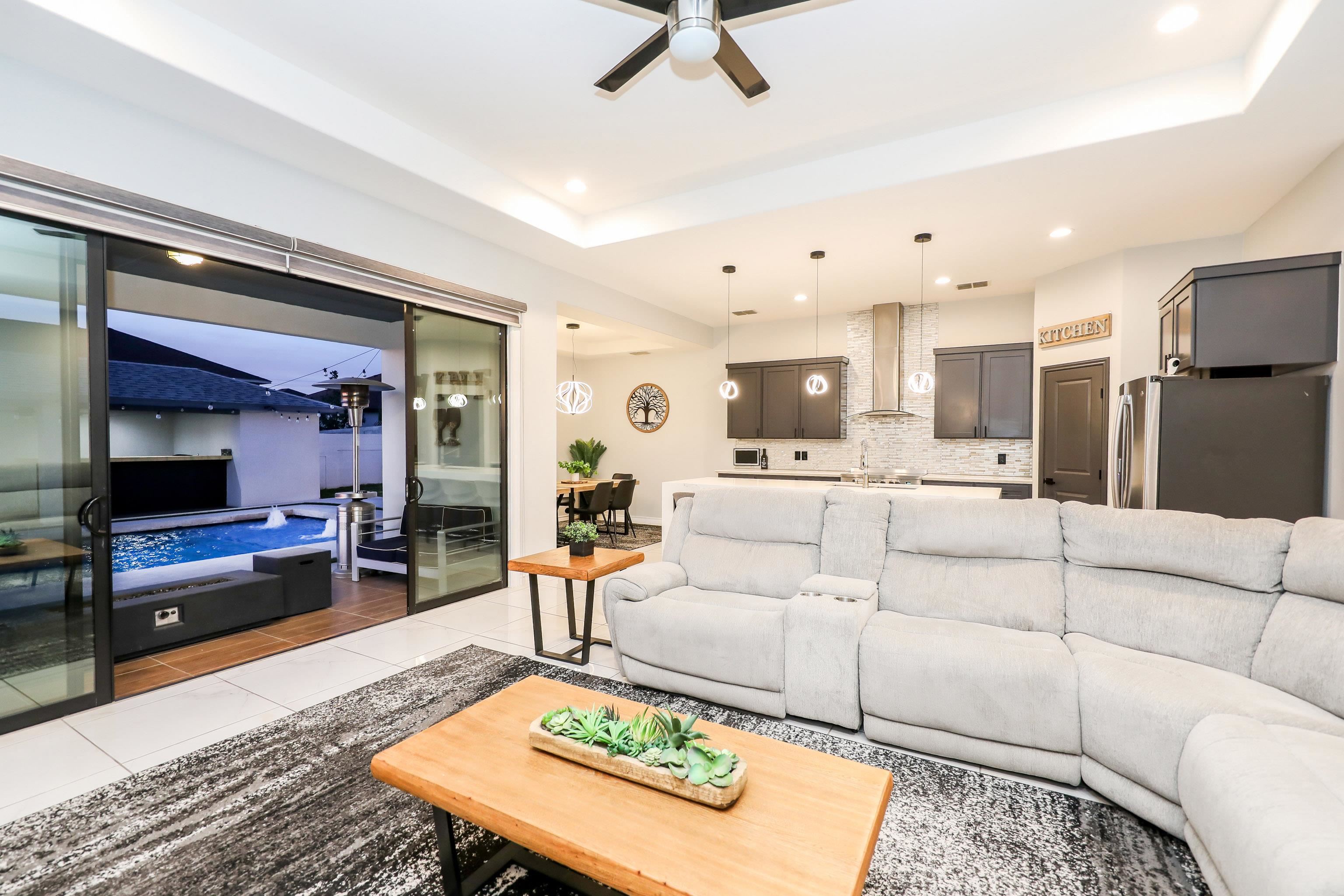 102 Cresta Dr.