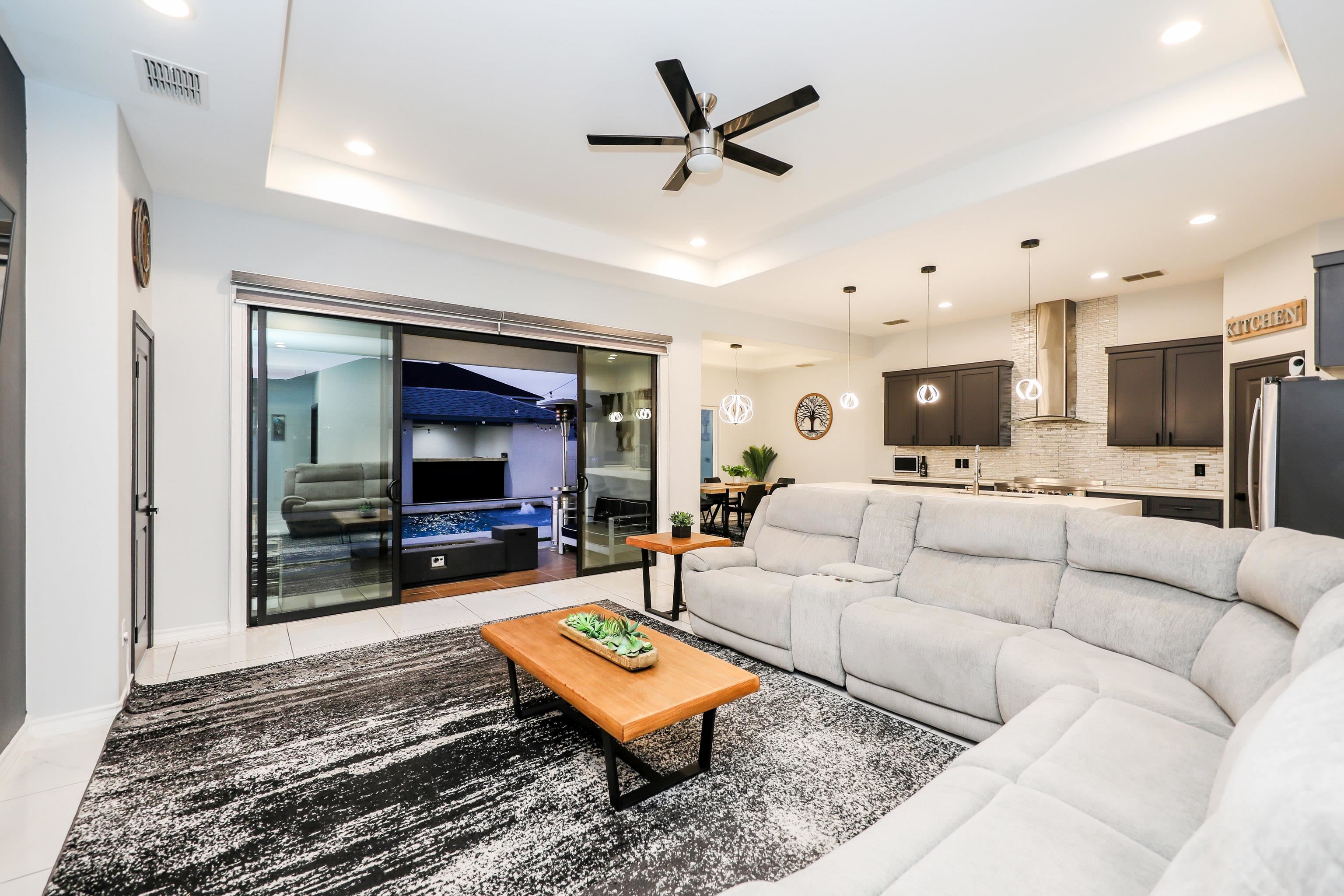 102 Cresta Dr.