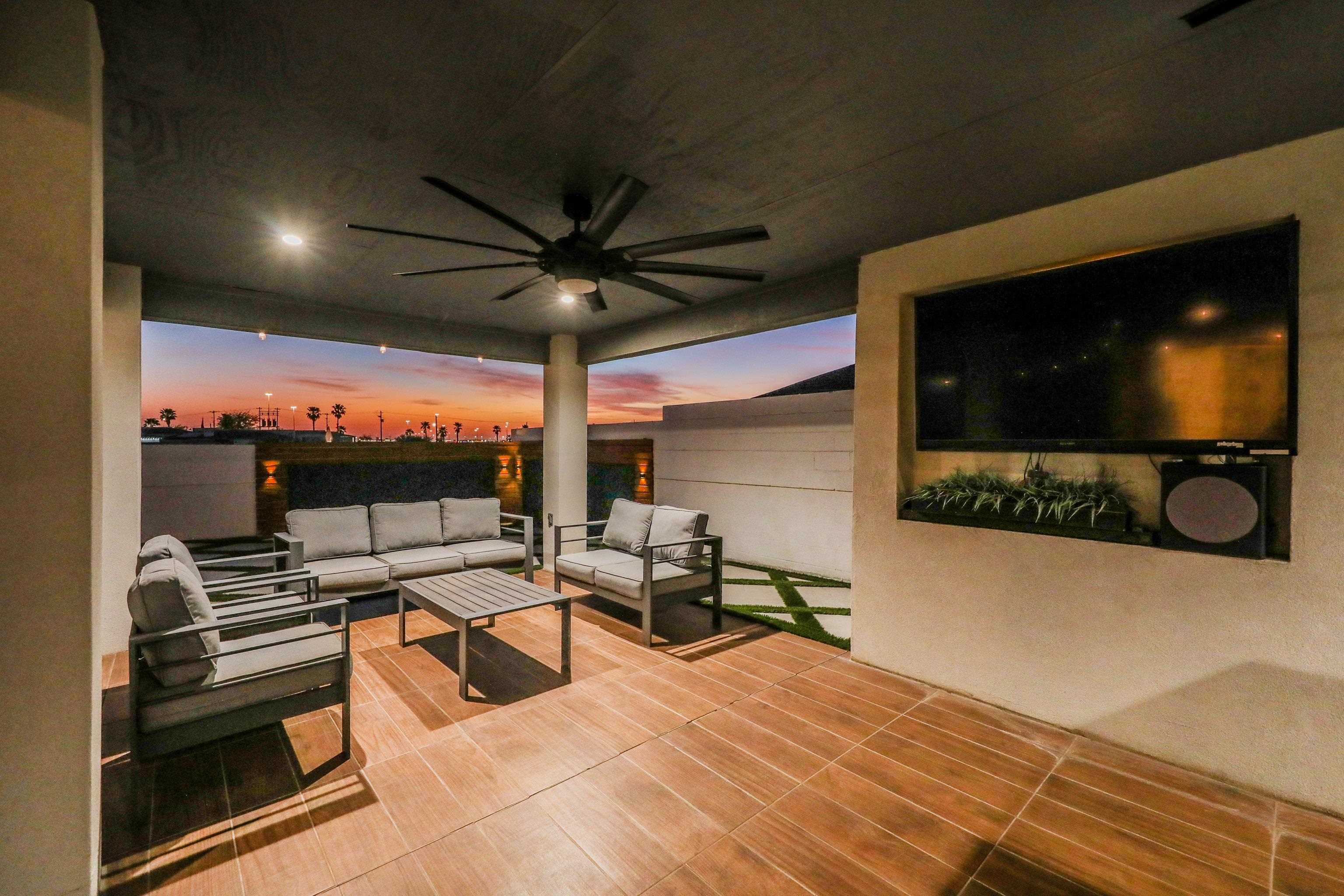 102 Cresta Dr.