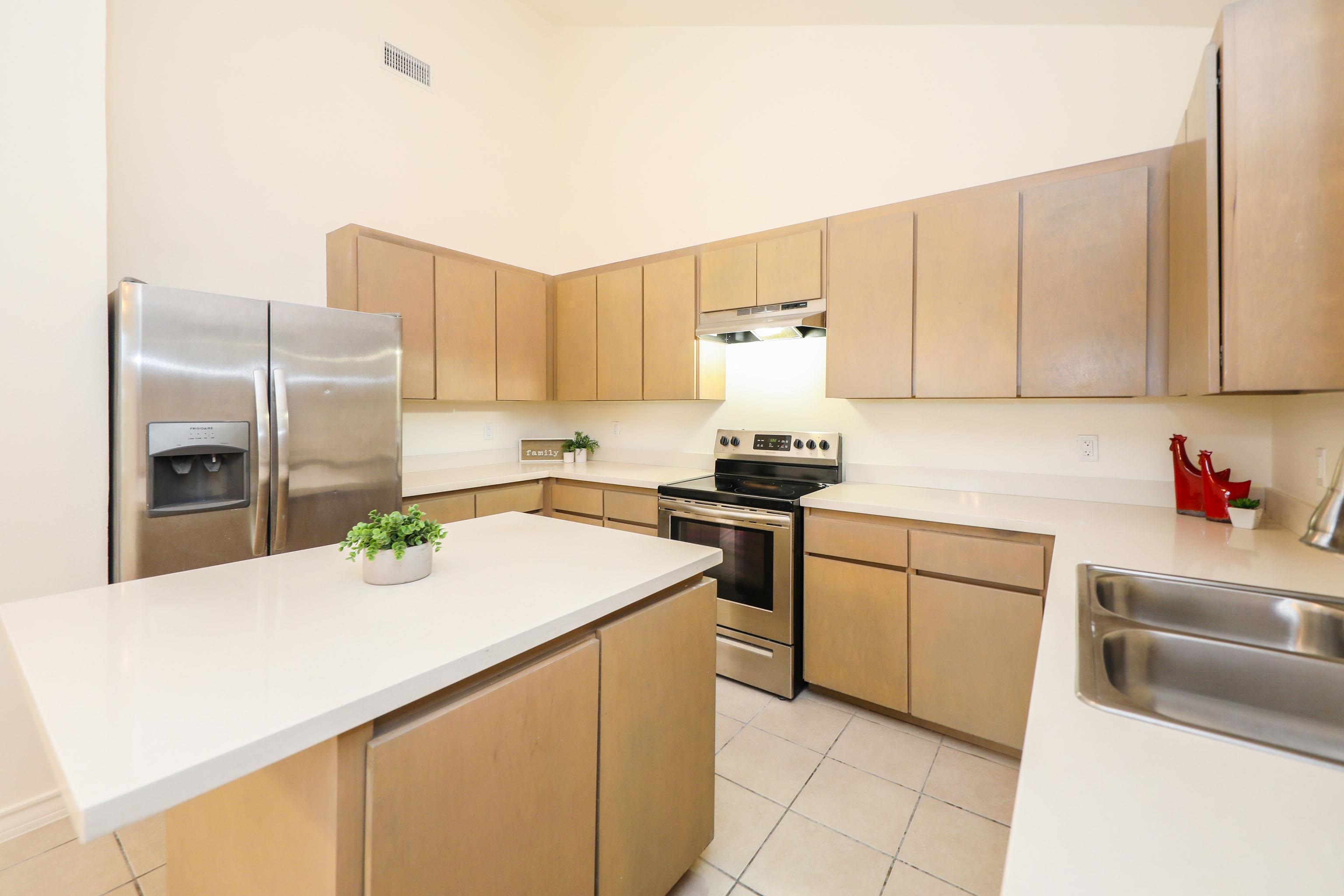 1511 Don Camilo Blvd Unit: 7