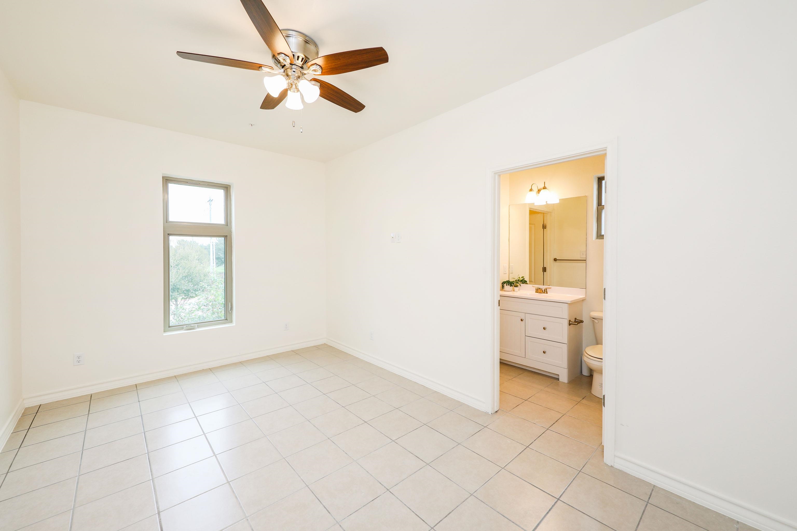 1511 Don Camilo Blvd Unit: 7