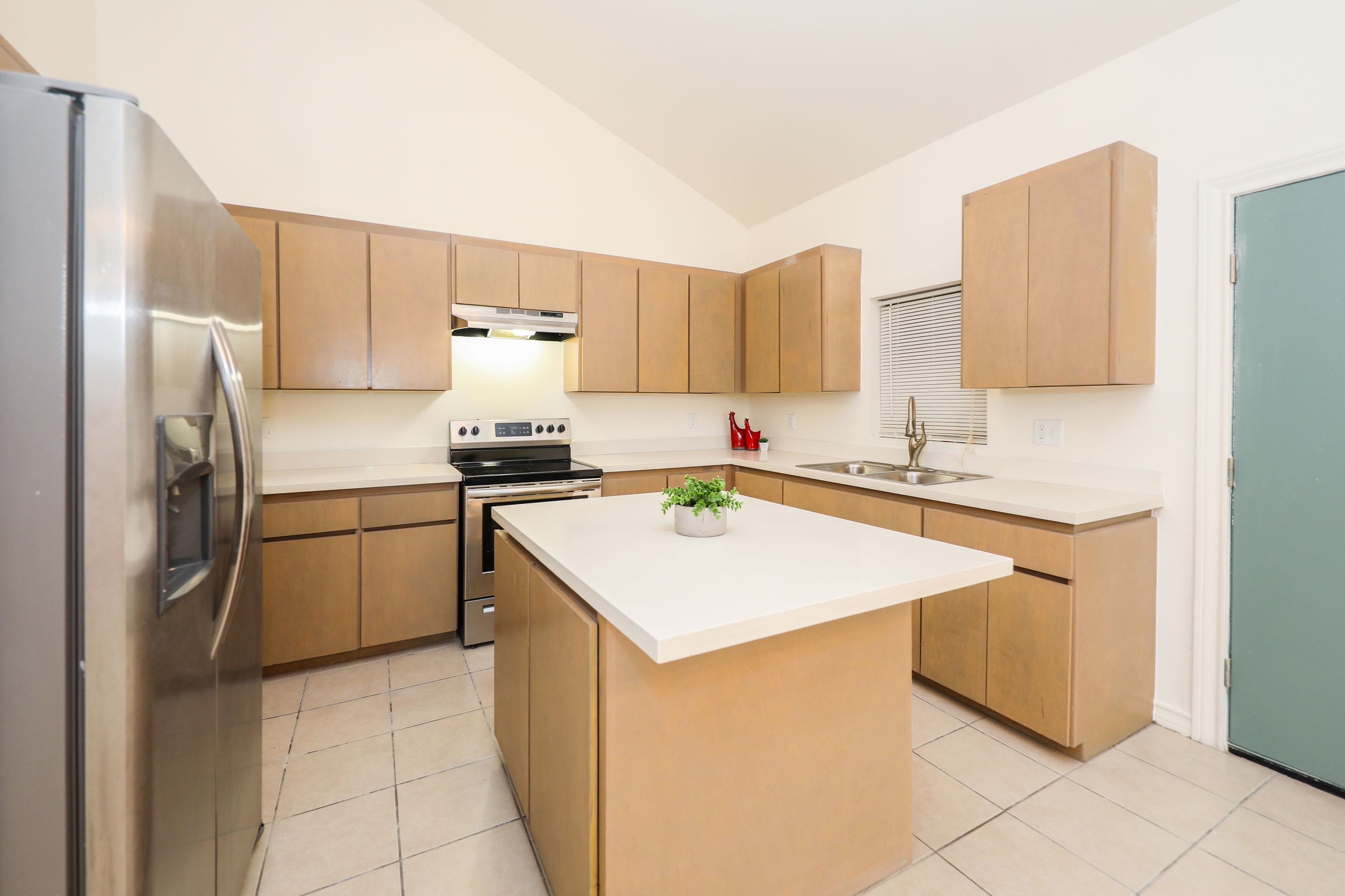 1511 Don Camilo Blvd Unit: 7