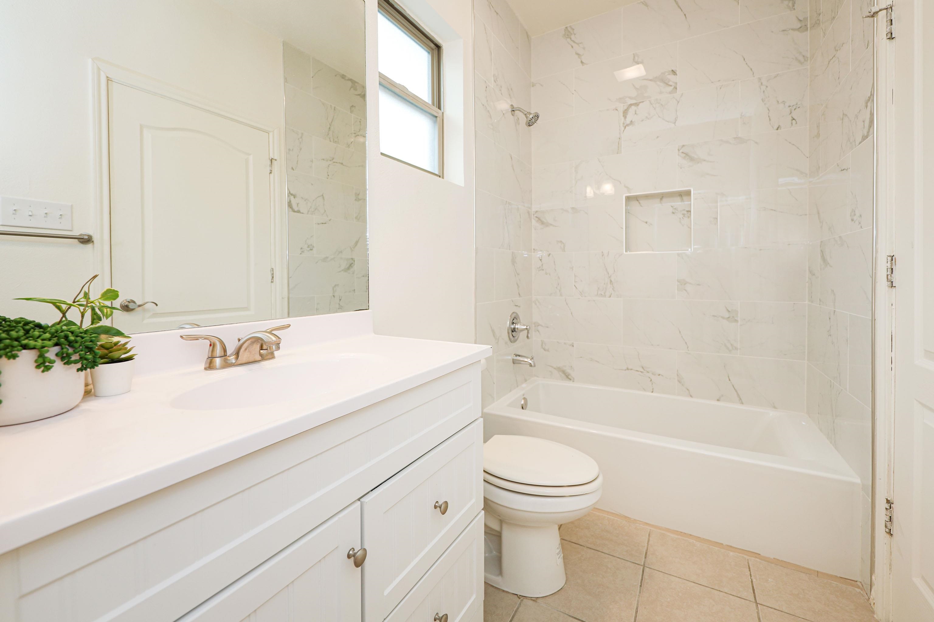 1511 Don Camilo Blvd Unit: 7
