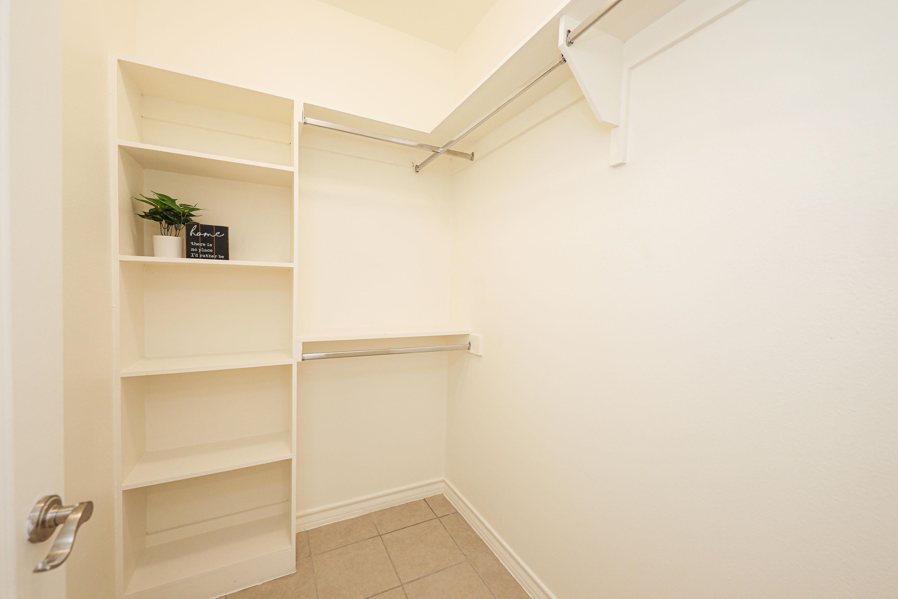 1511 Don Camilo Blvd Unit: 7