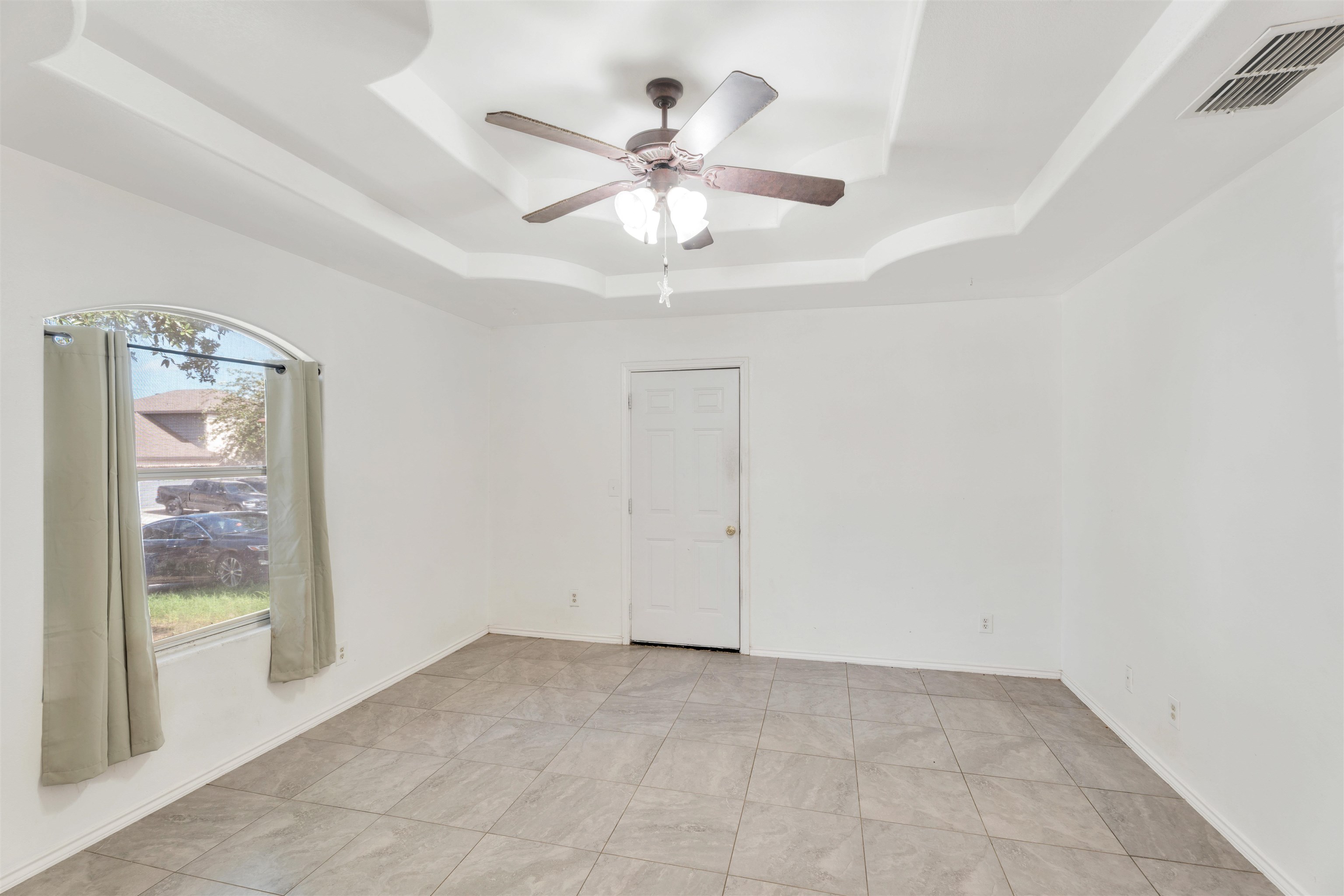 823 Witherspoon Lp