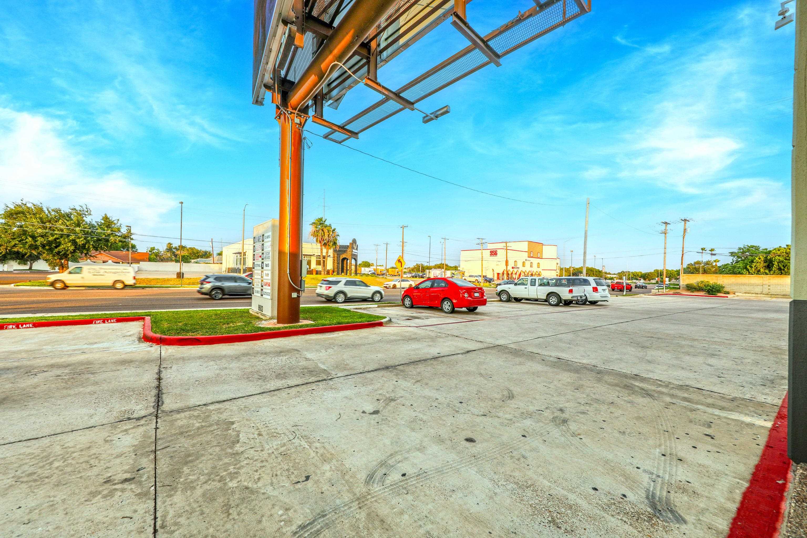 8602 McPherson Rd Unit: 14
