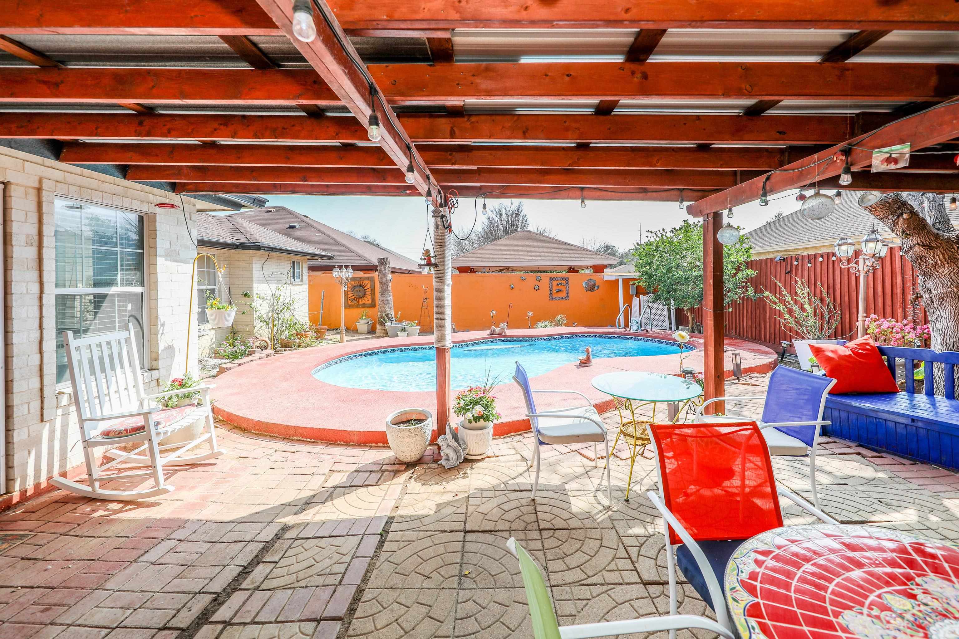 110 Lagos Ave