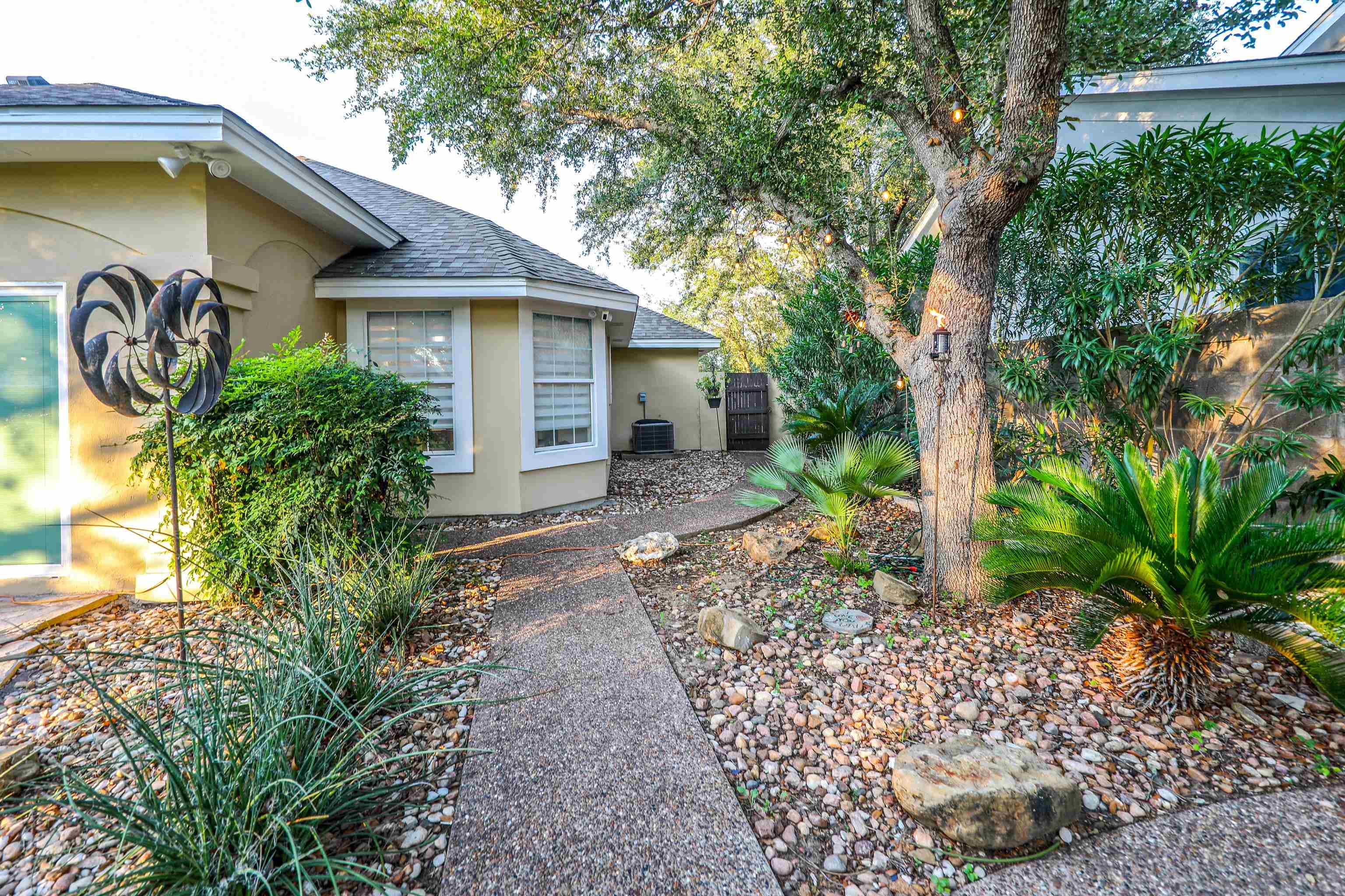 8730 Aida Ct