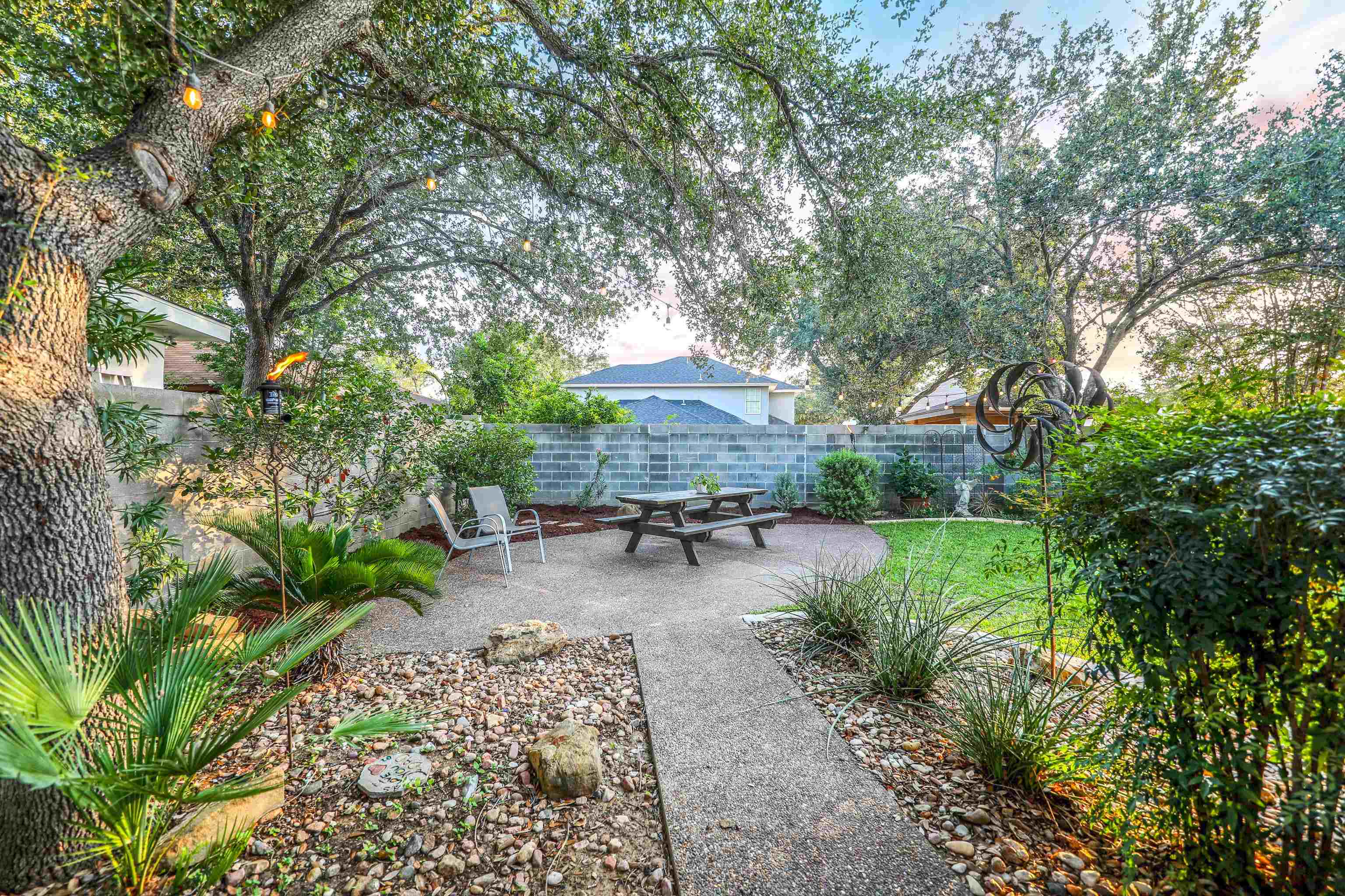 8730 Aida Ct