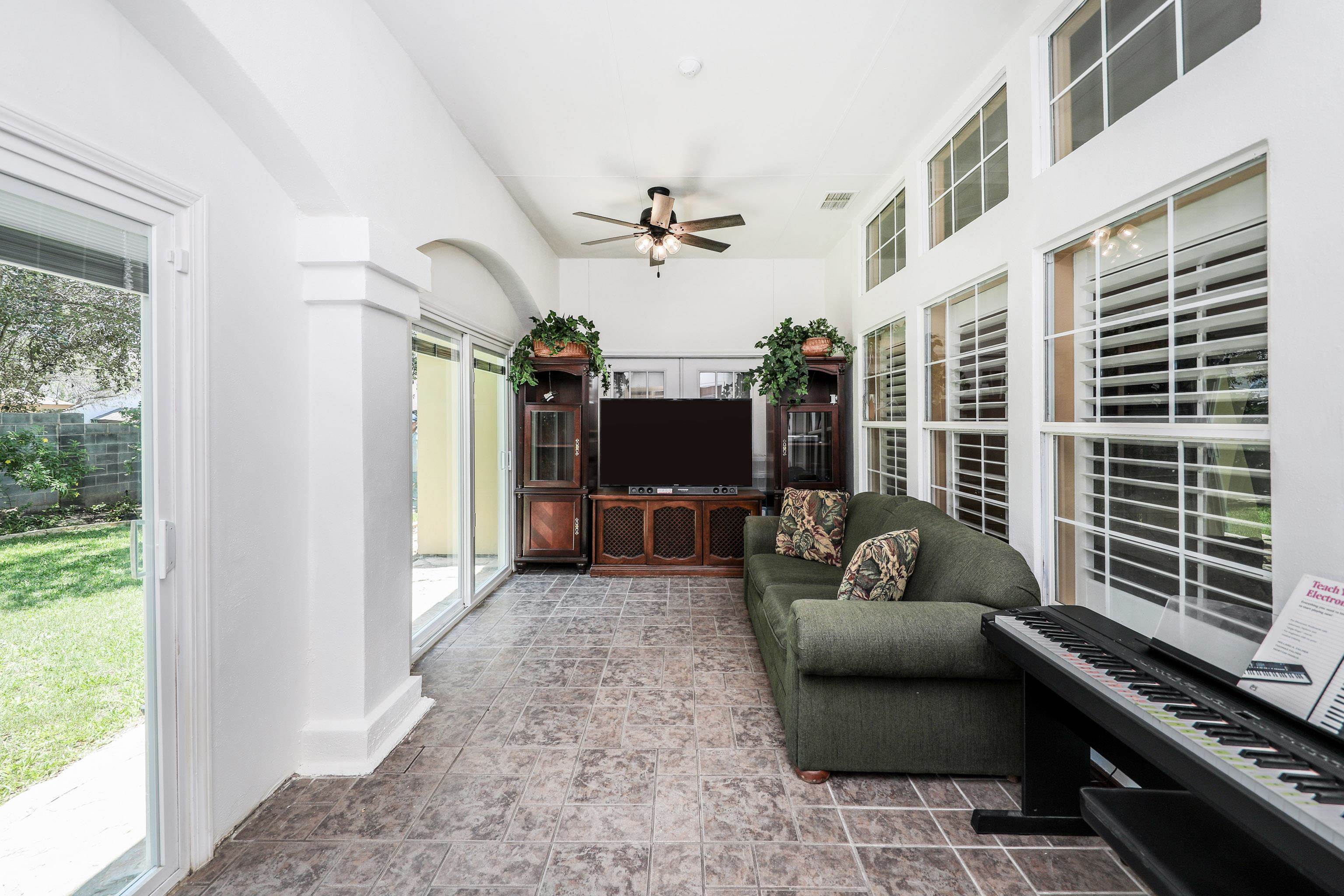 8730 Aida Ct